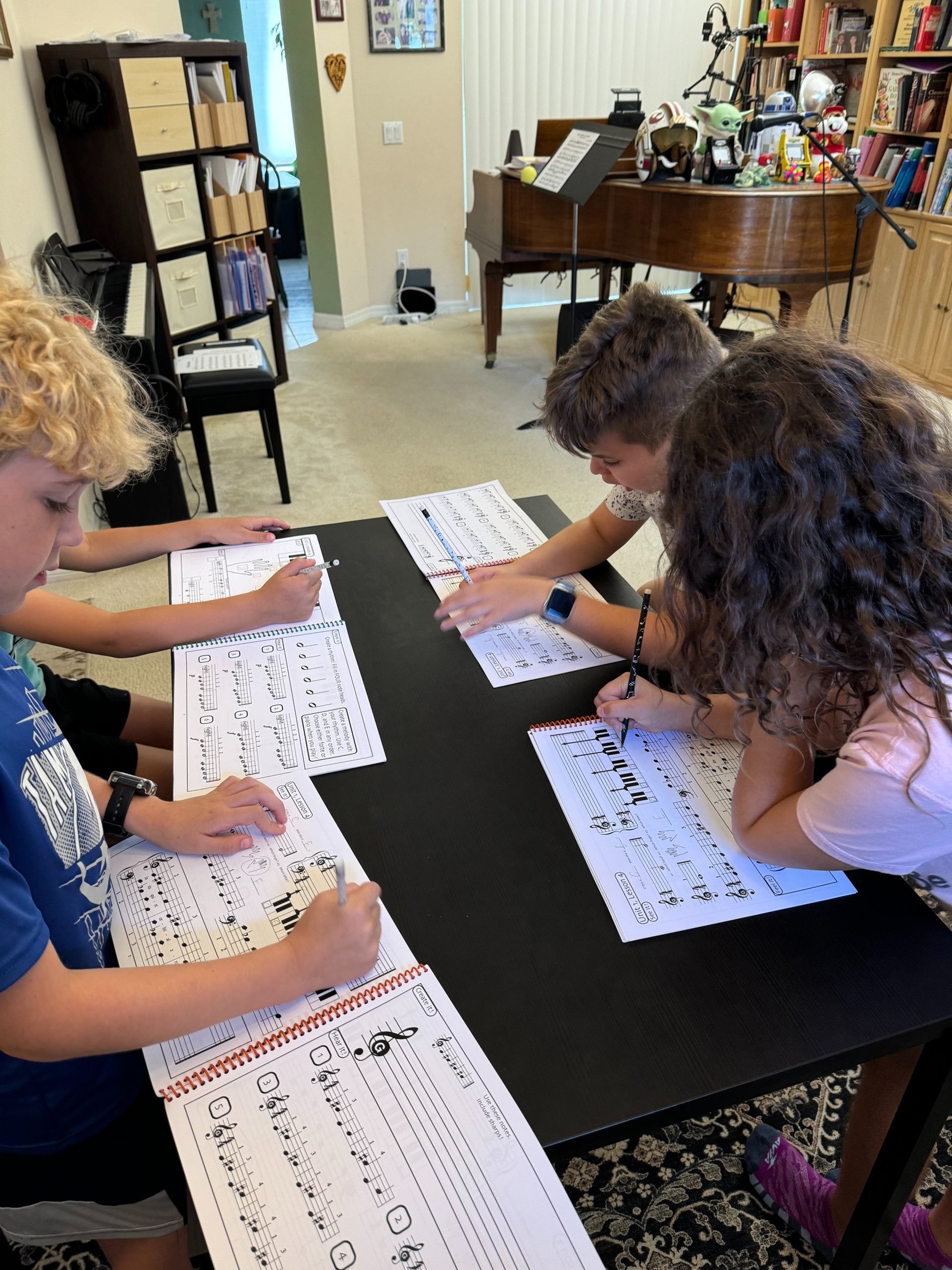 black and white piano keys