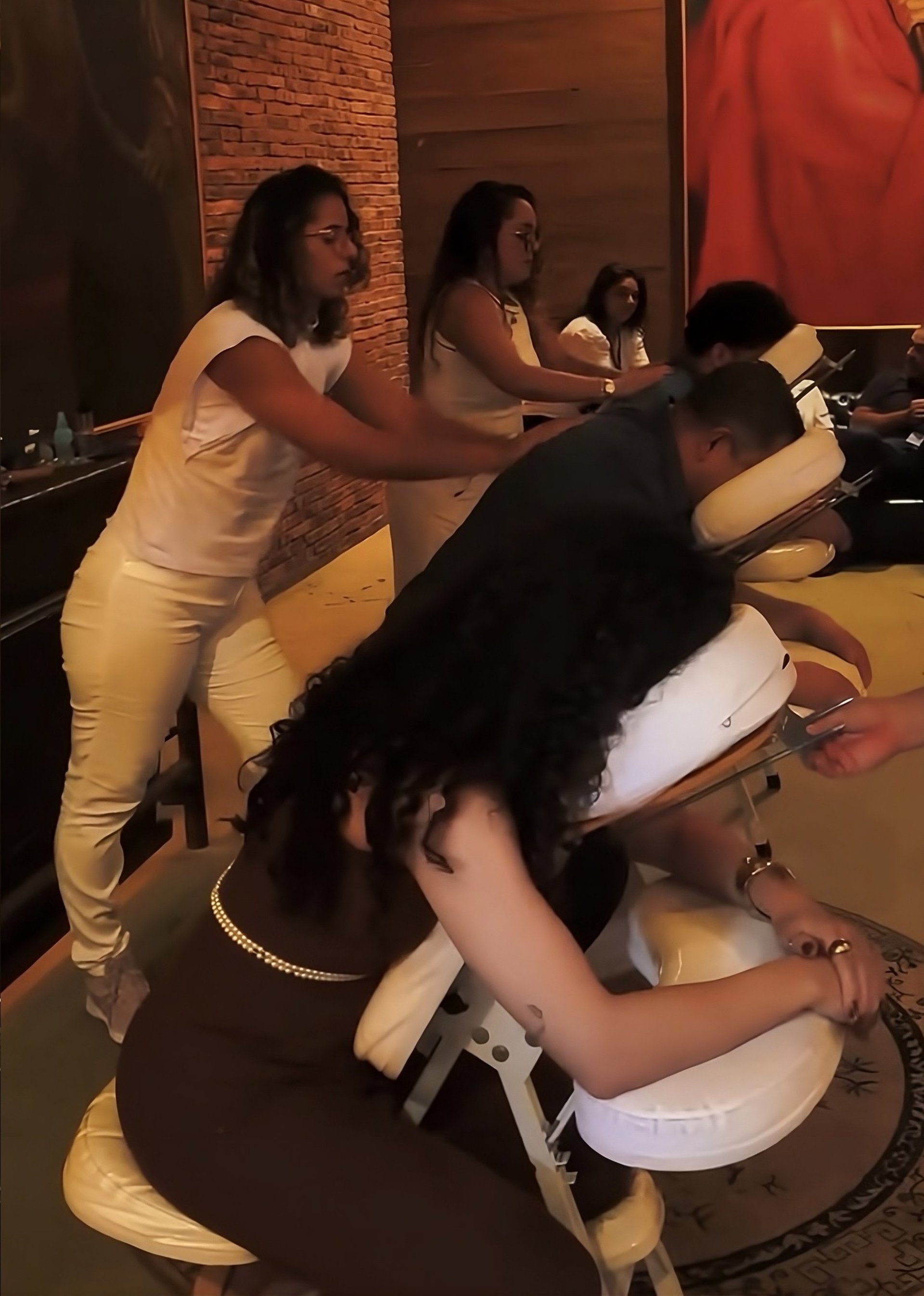 Jaque Equipe Especialistas em Quick Massage para empresas e eventos