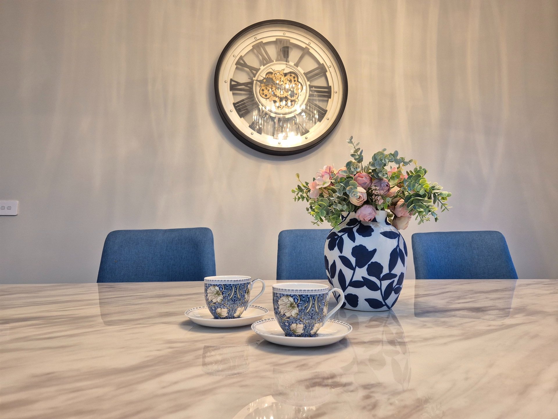 black and white bed linen