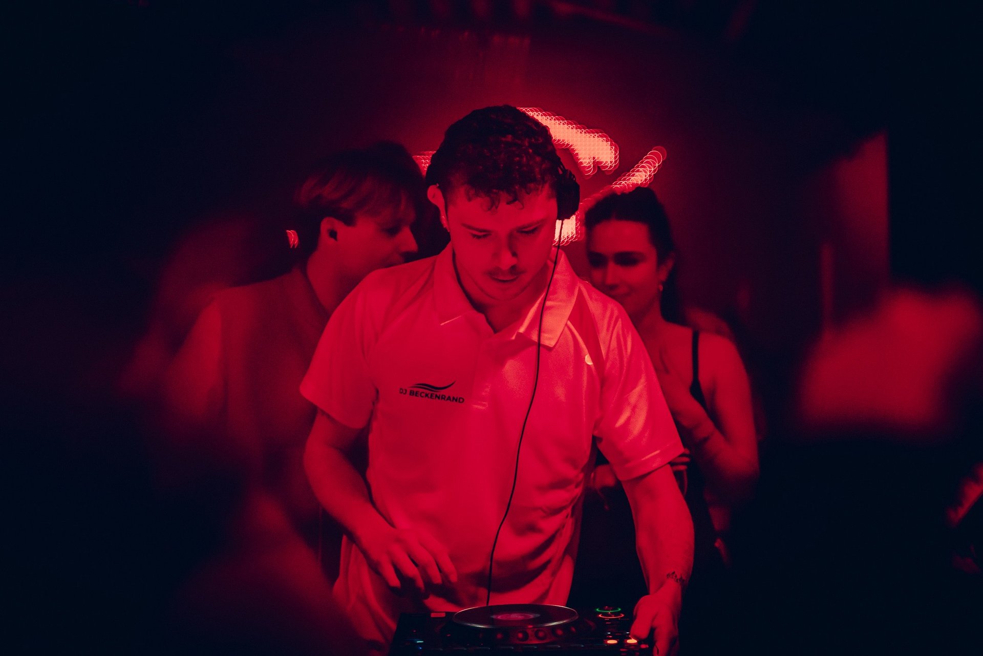 black and white bed linen