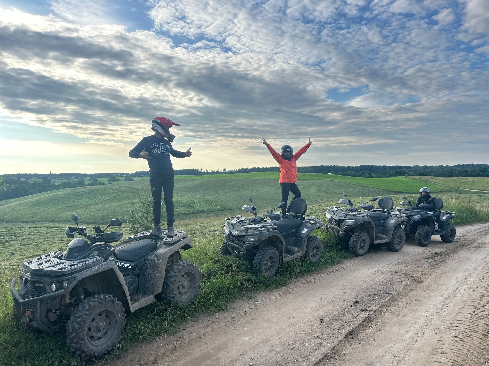 draugu-nuotykis-prasideda-cia