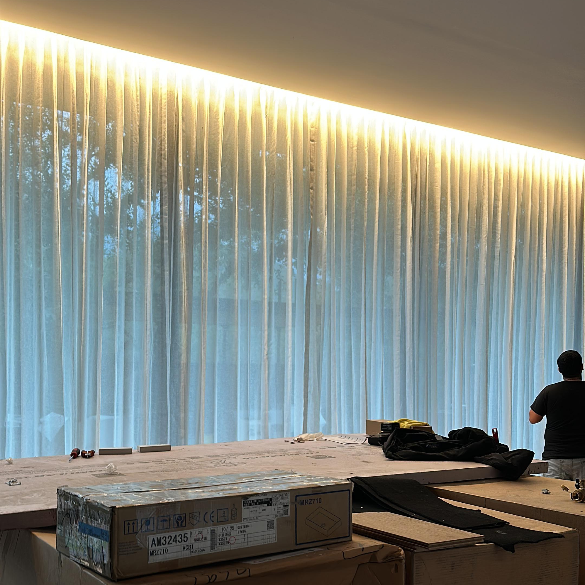 black and white bed linen