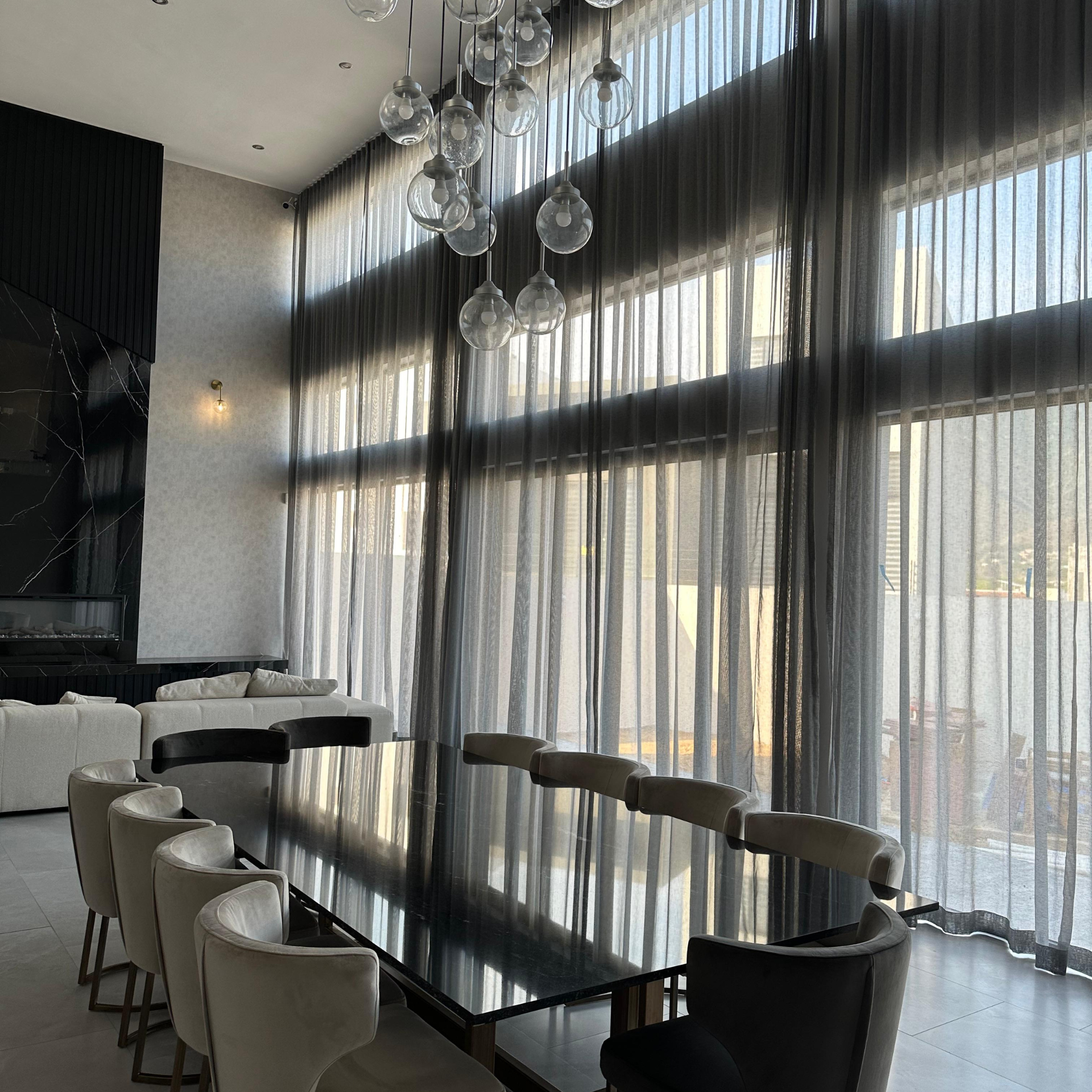 black and white bed linen