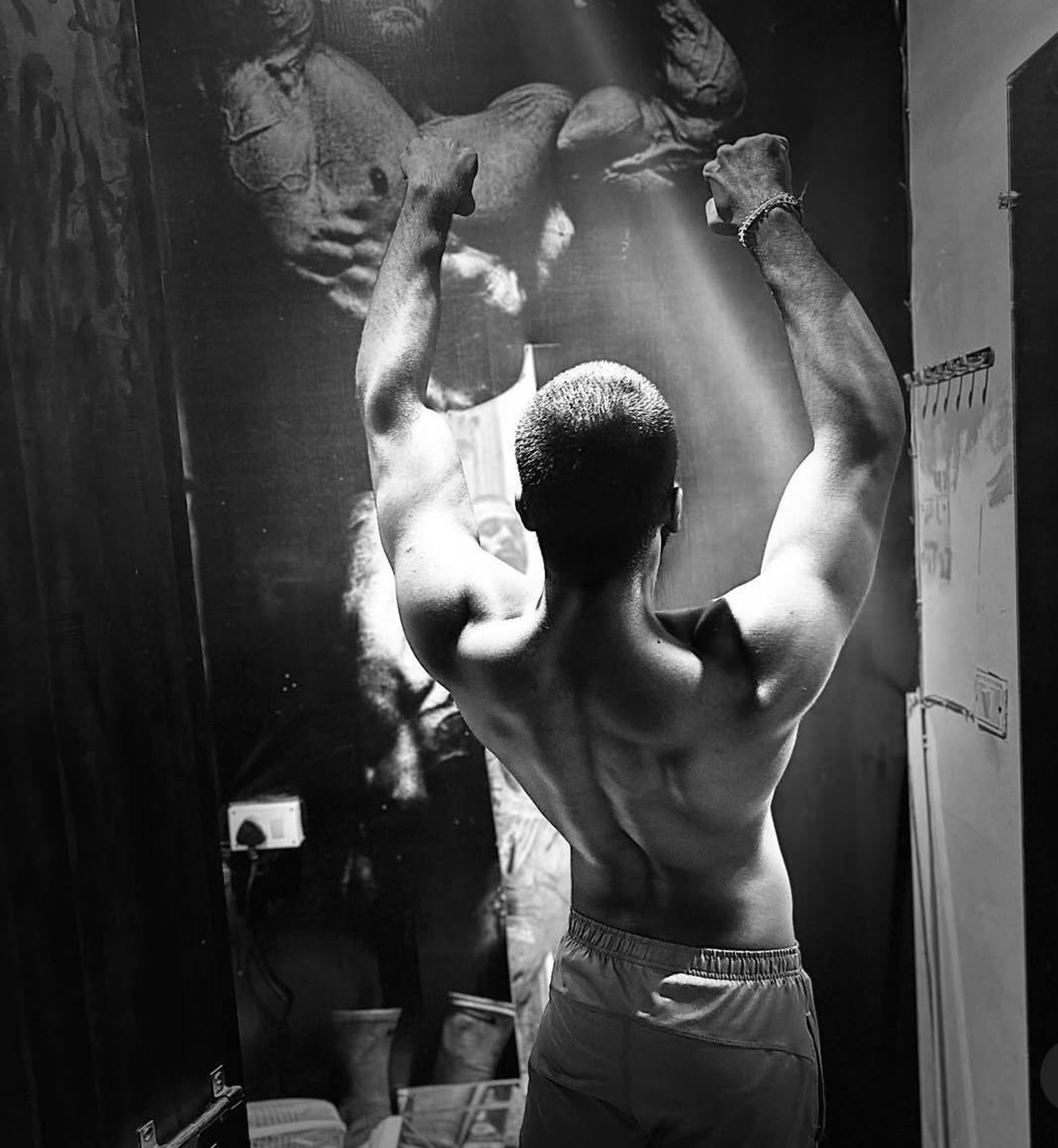 black and white bed linen