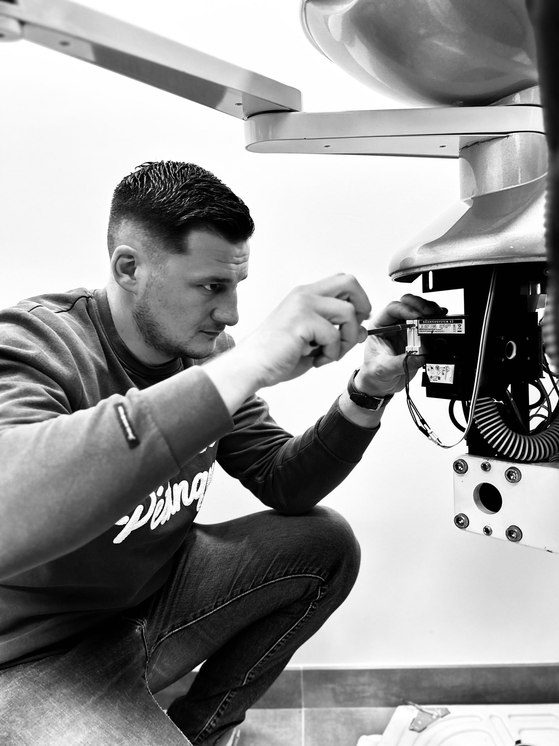 black and brown leather padded tub sofa