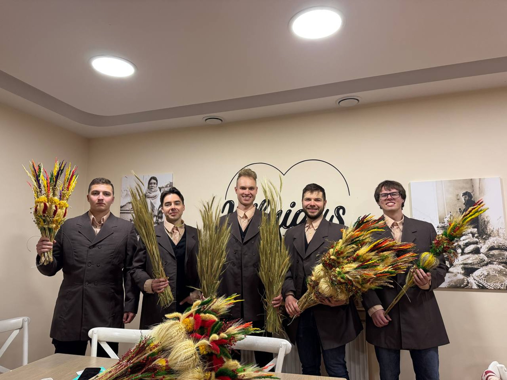 black and white bed linen