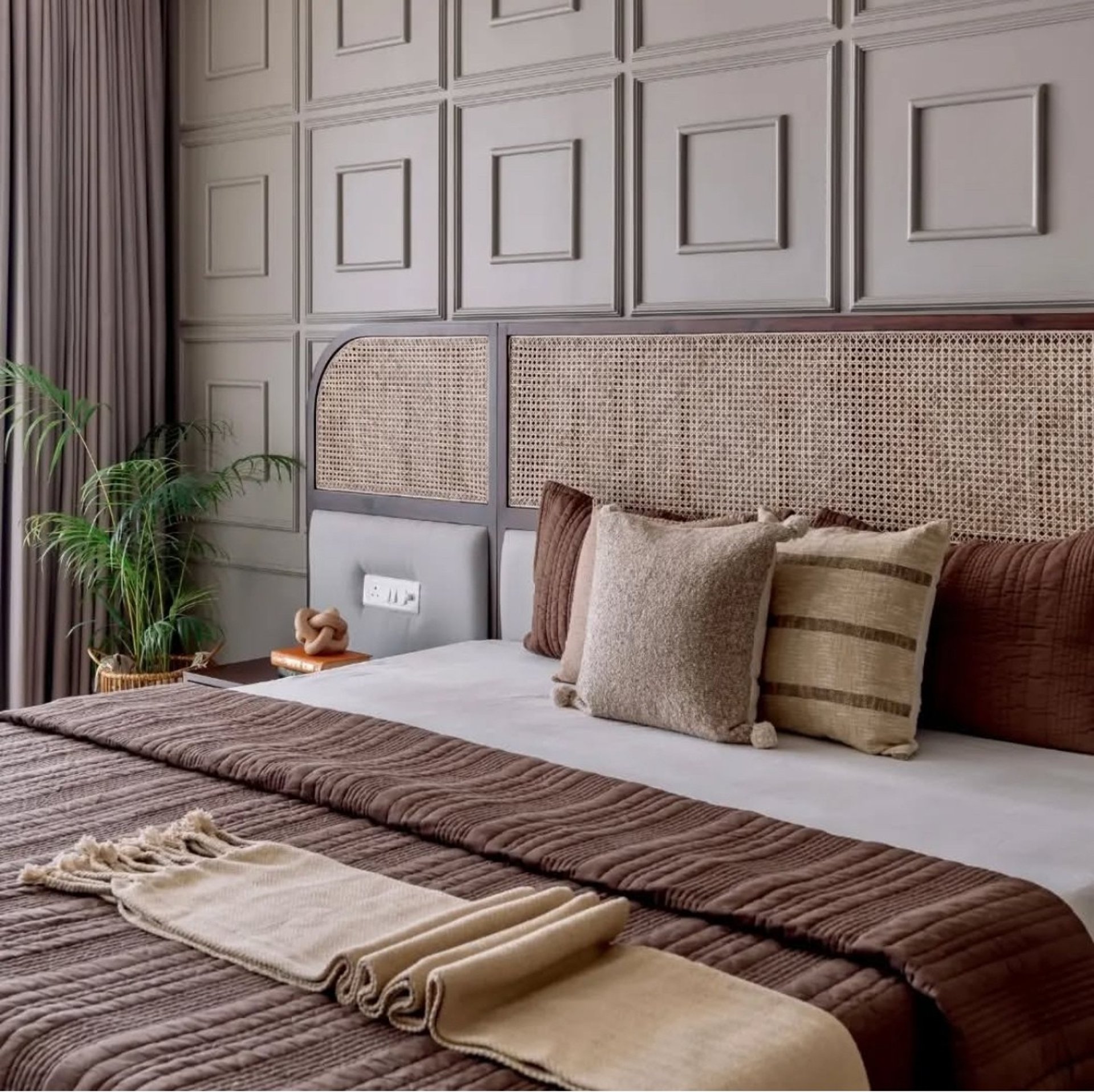 black and white bed linen