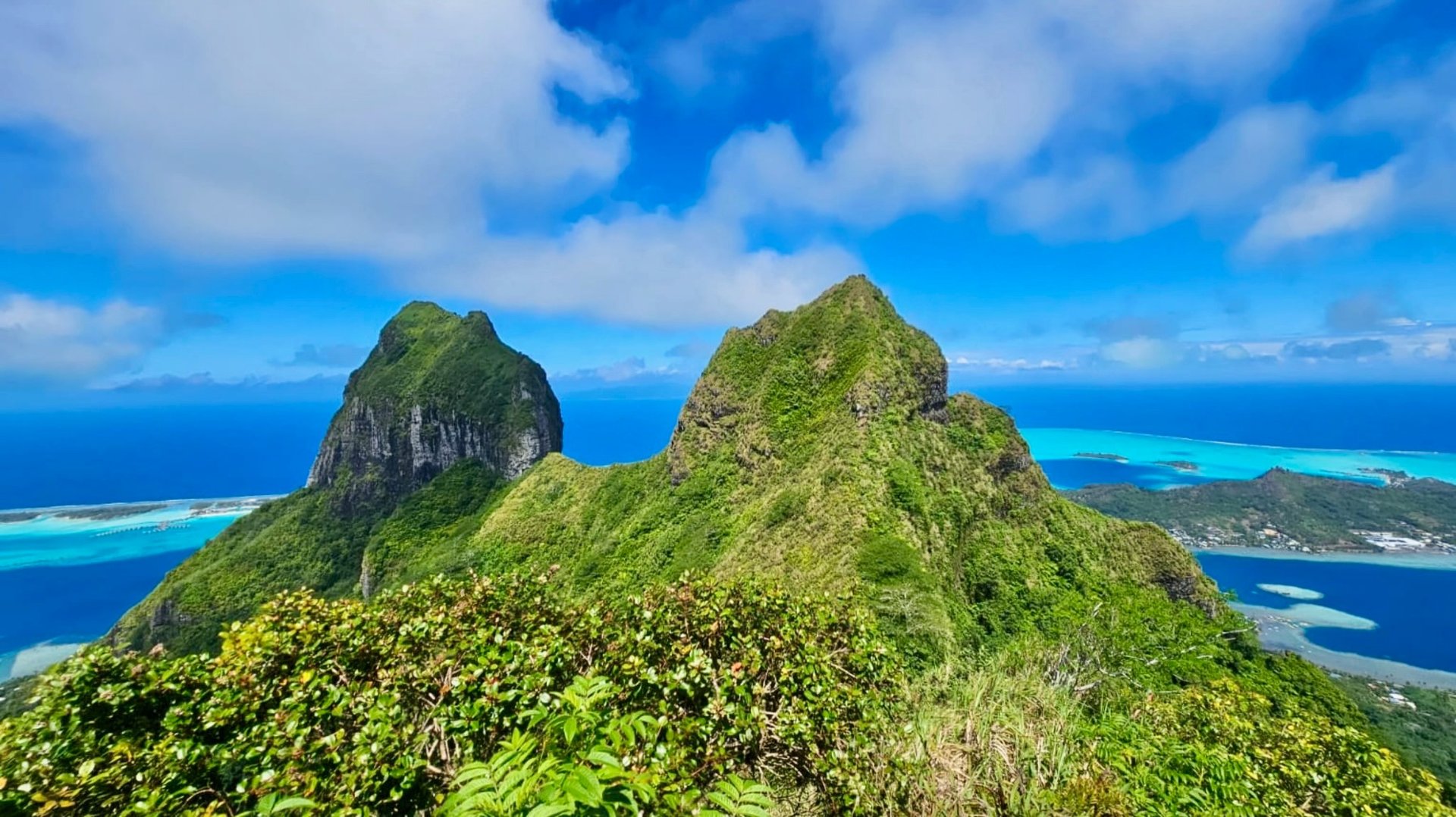 En haut du mont Otemanu à Bora Bora, vue à couper le souffle!