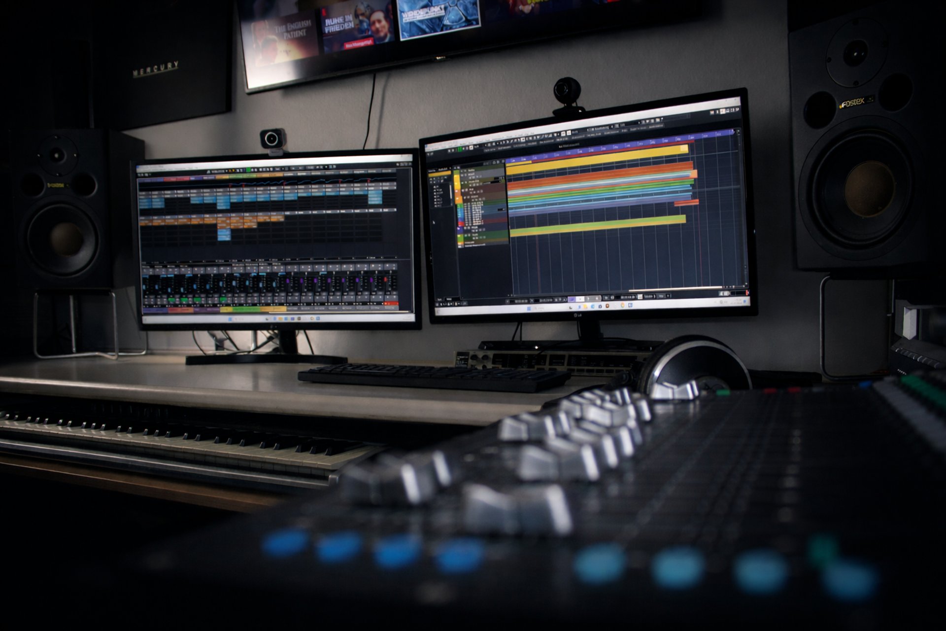 black and white bed linen