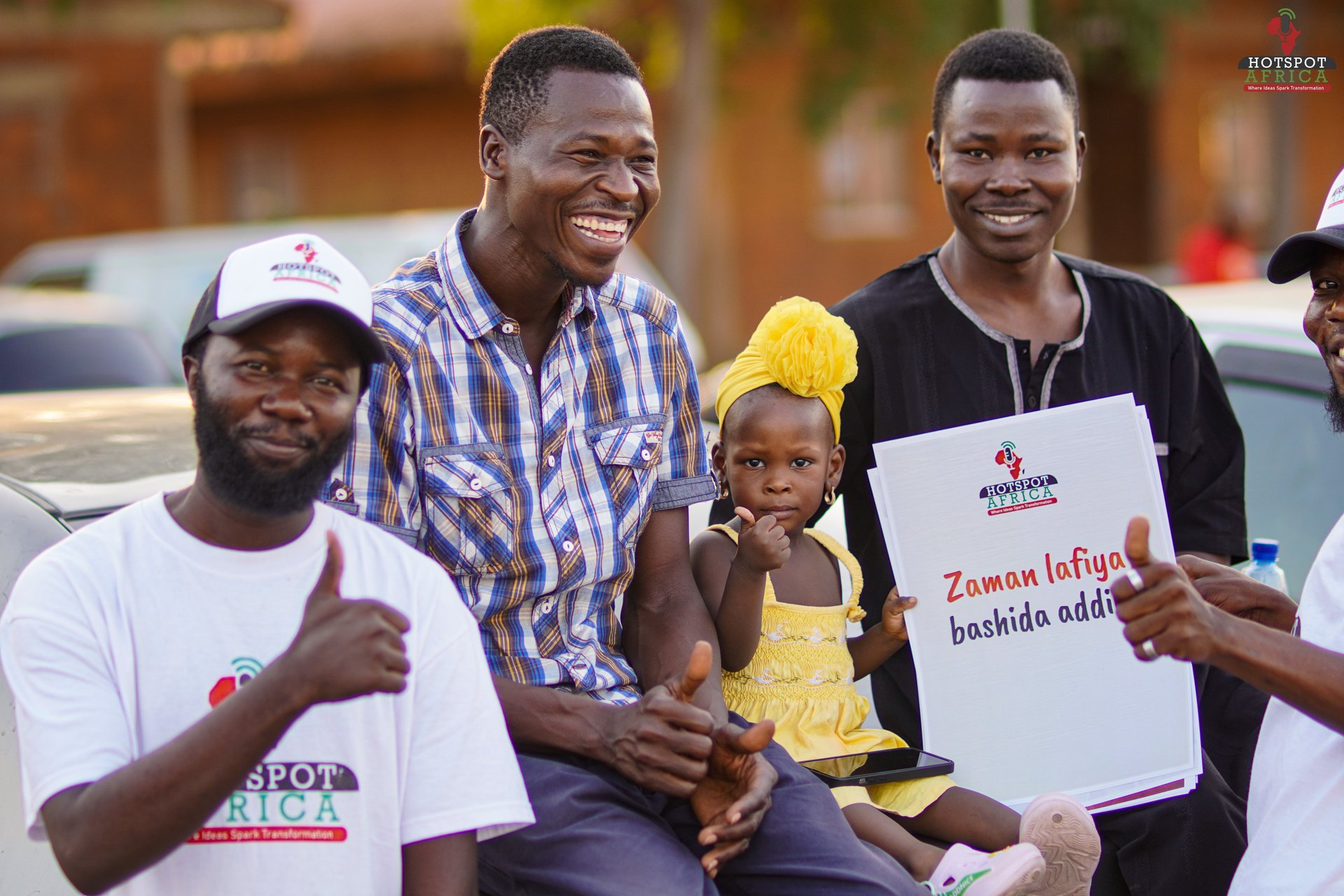 gray computer monitor