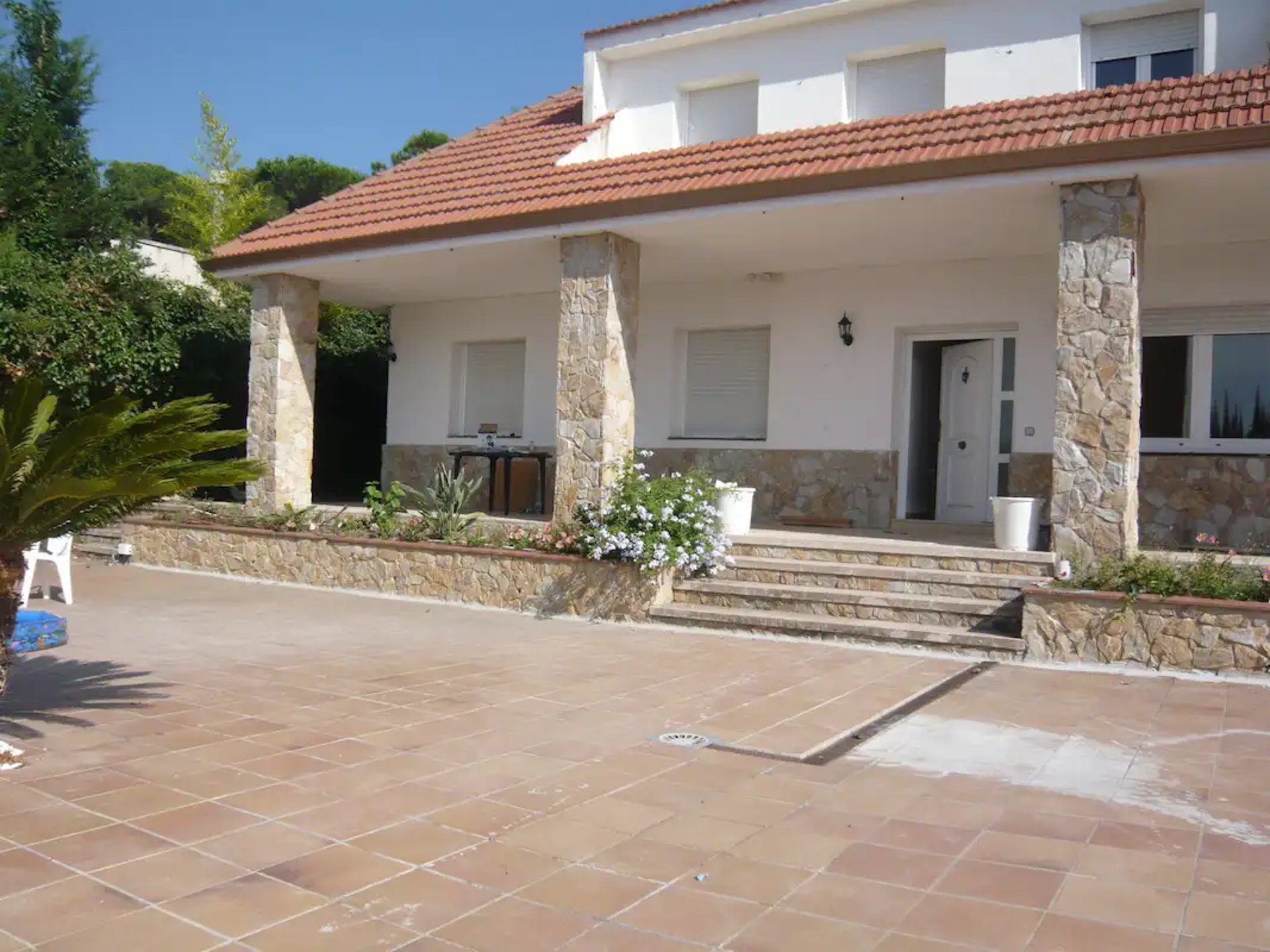 alquiler casa mayores de 50 en Argentona con jardín y piscina