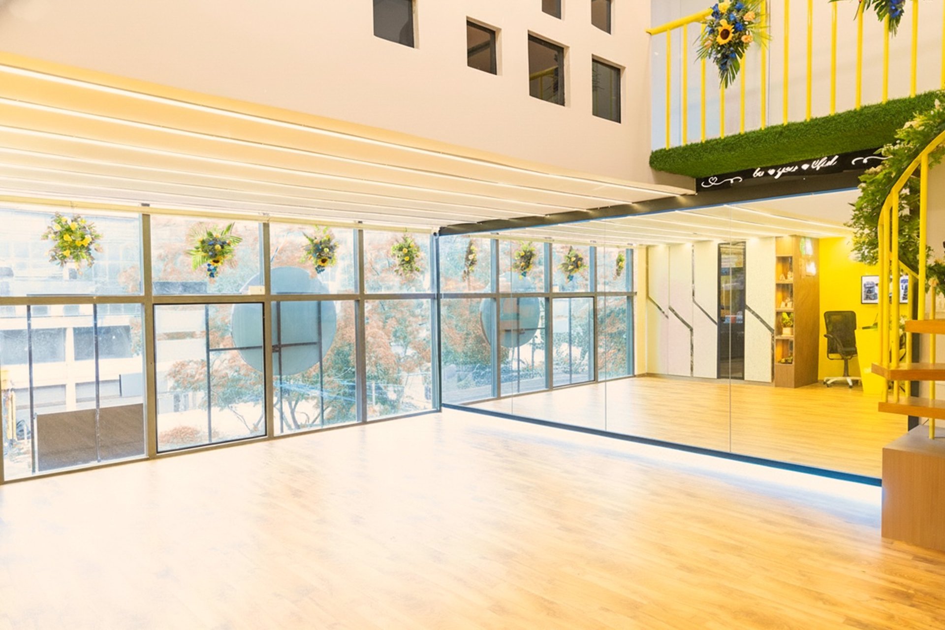 black and brown leather padded tub sofa