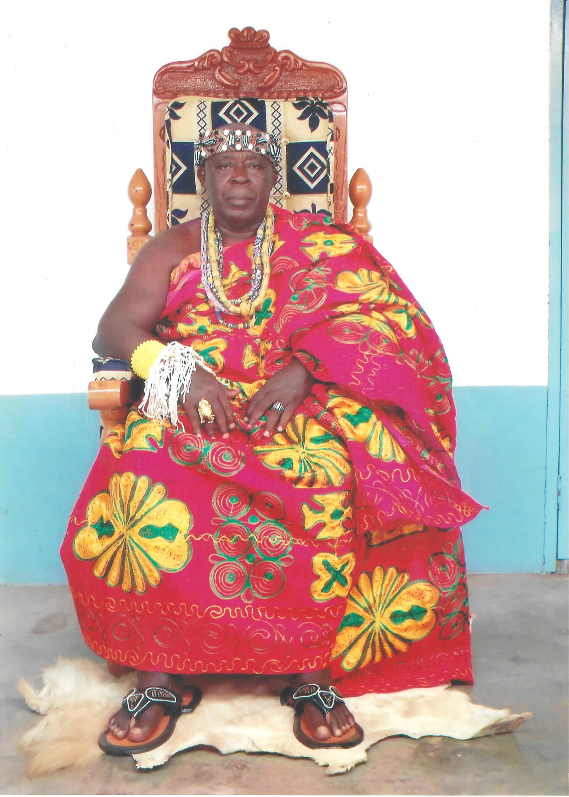 gray computer monitor