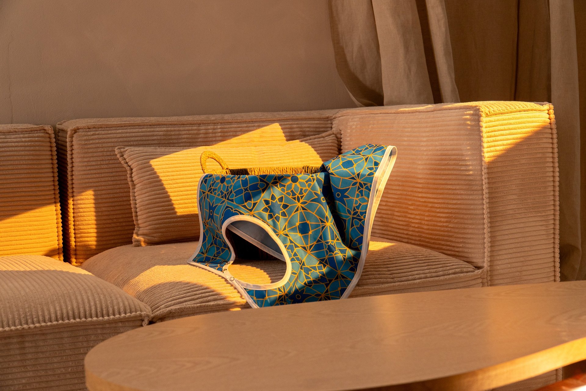 black and white bed linen