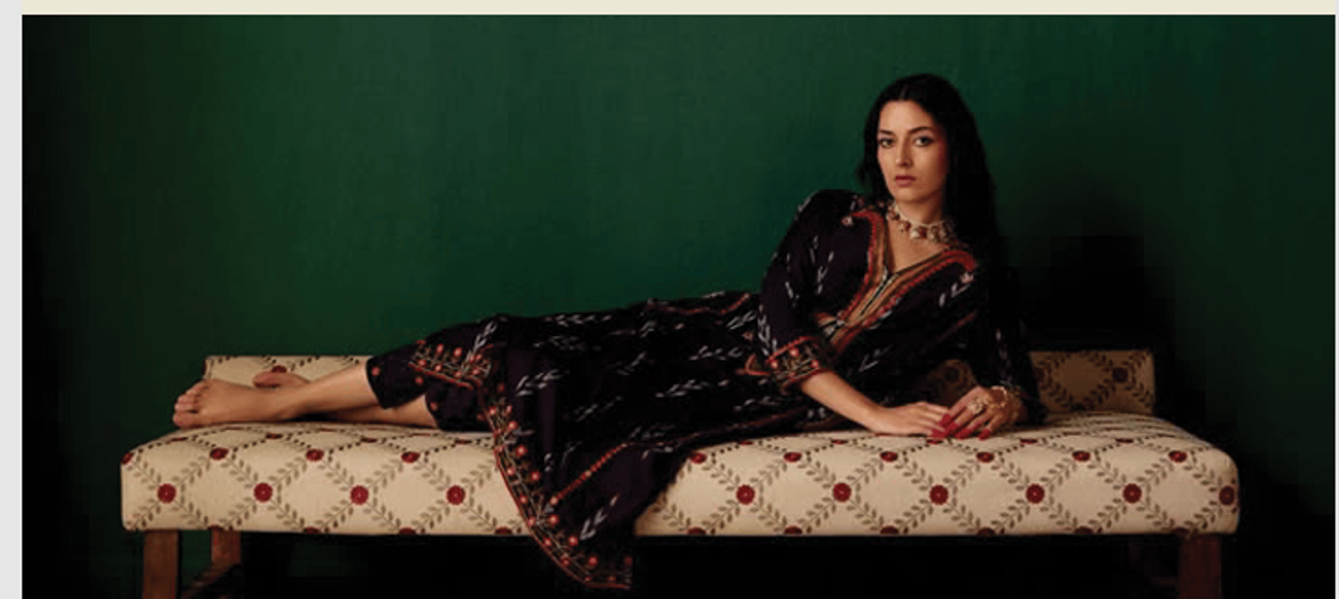 black and white bed linen