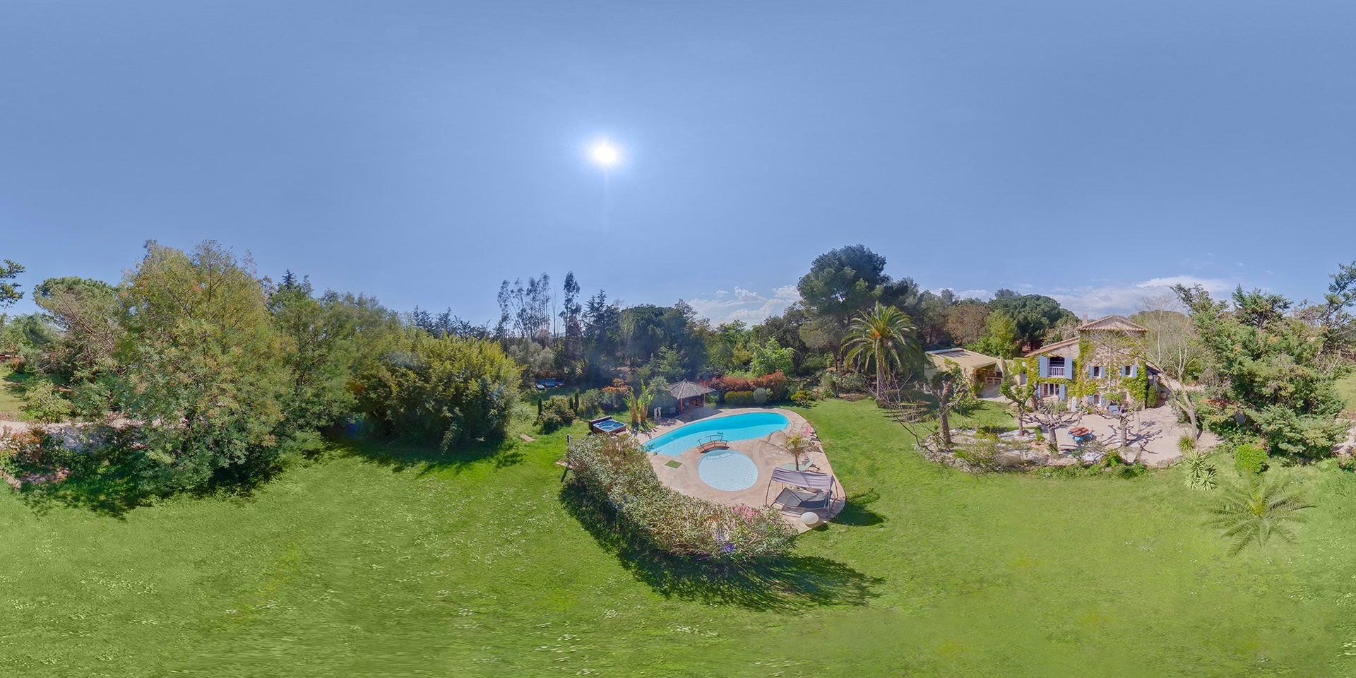 Vue aérienne 360° villa haras Photographe immobilier drone Toulon Var