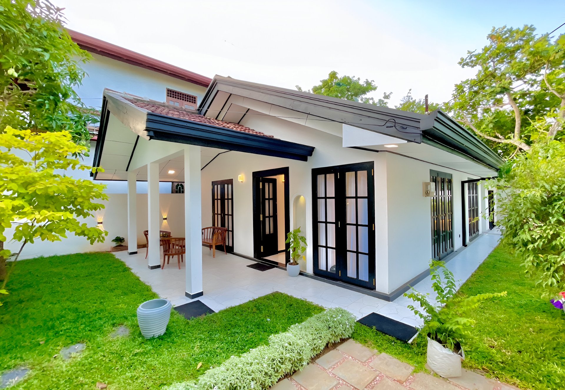 black and white bed linen