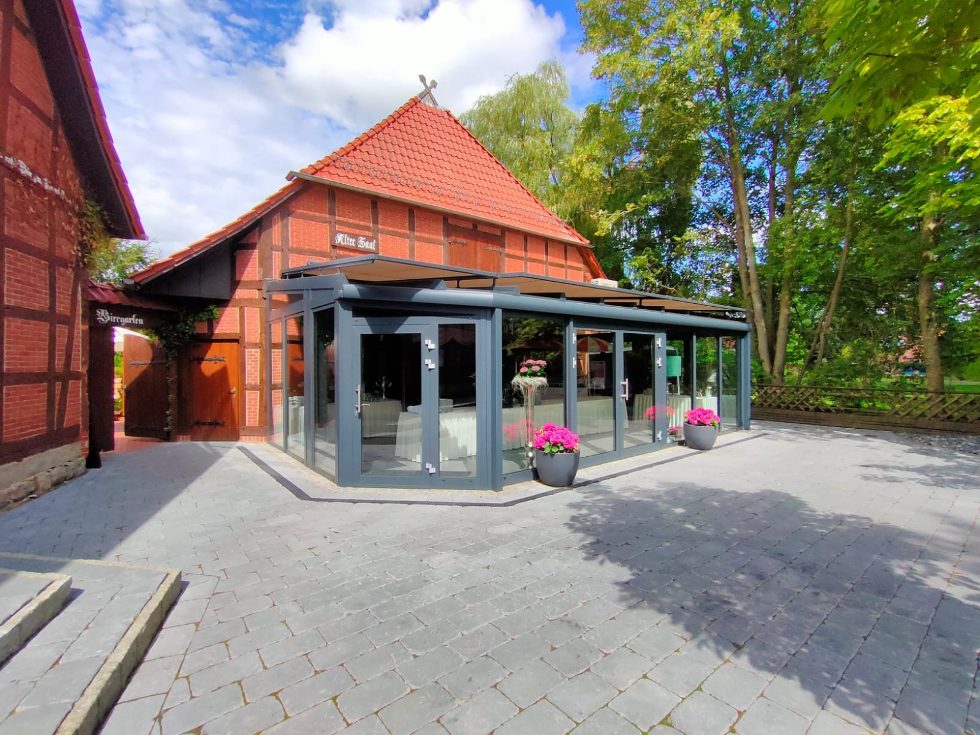 black and white bed linen