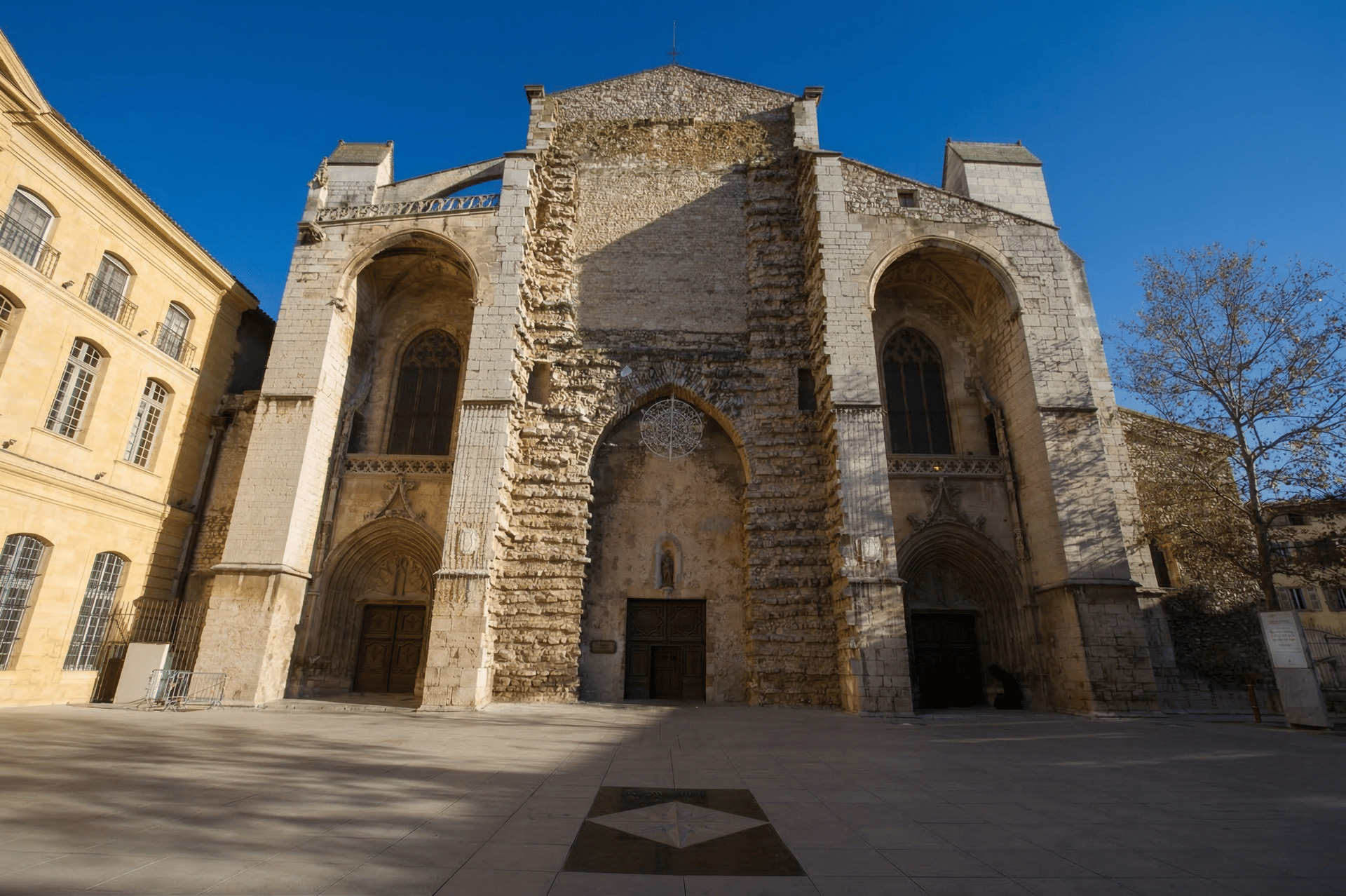 black and brown leather padded tub sofa