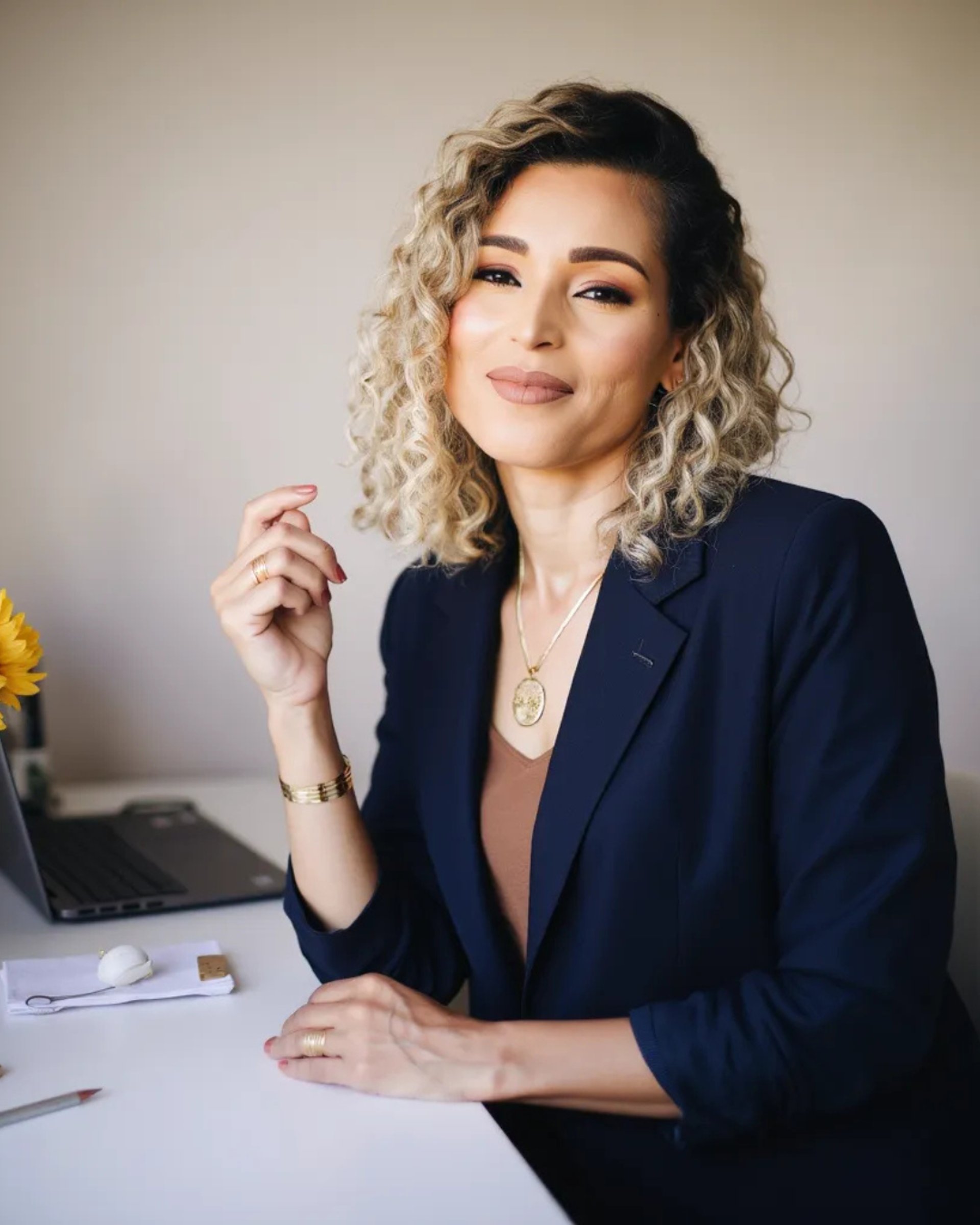 black and brown leather padded tub sofa