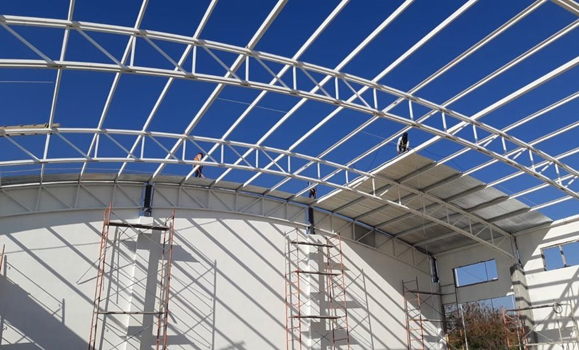 black and white bed linen