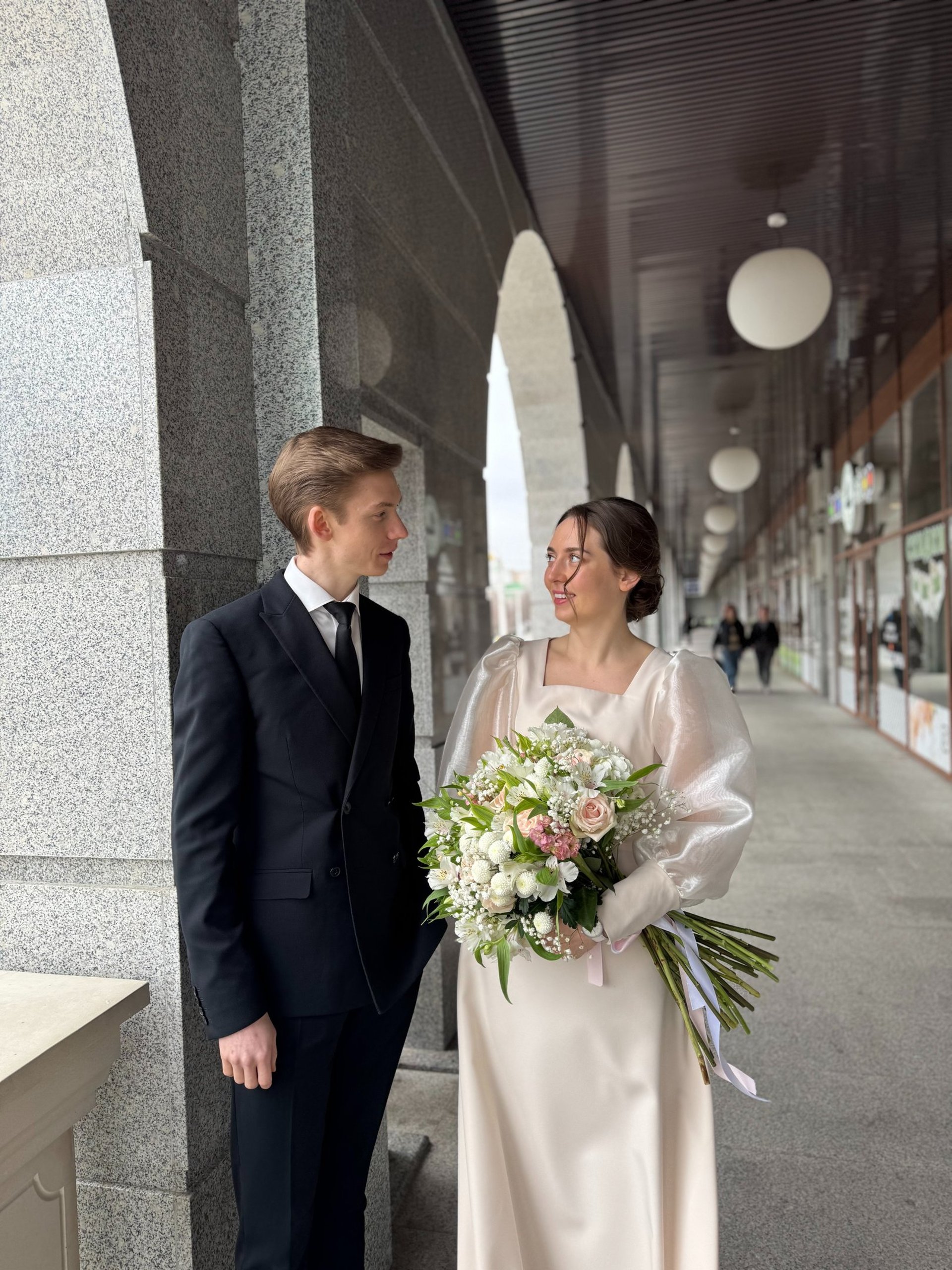 black and white bed linen