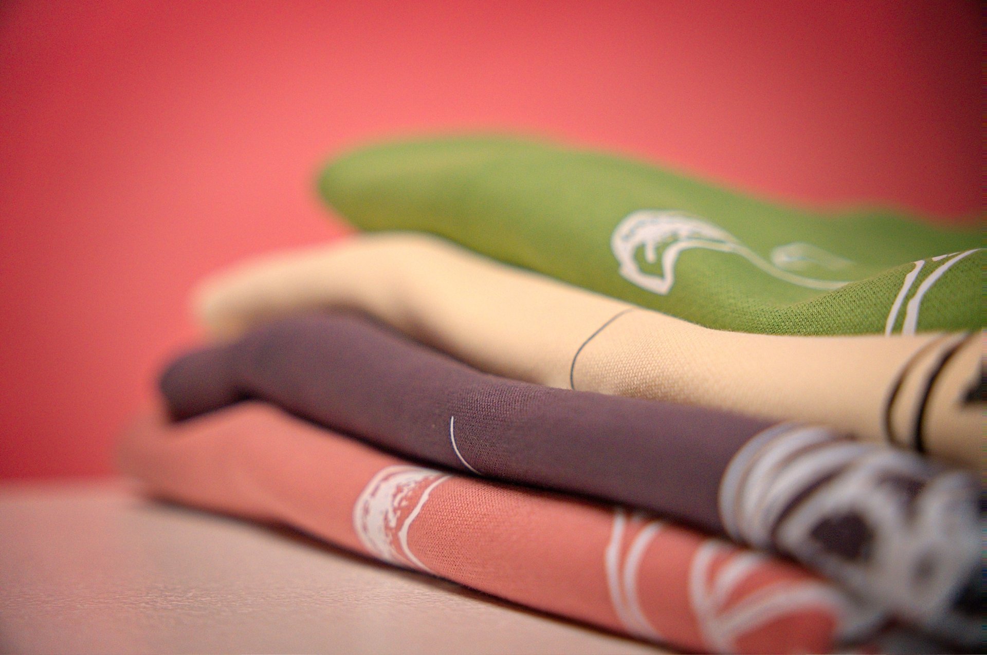 black and white bed linen