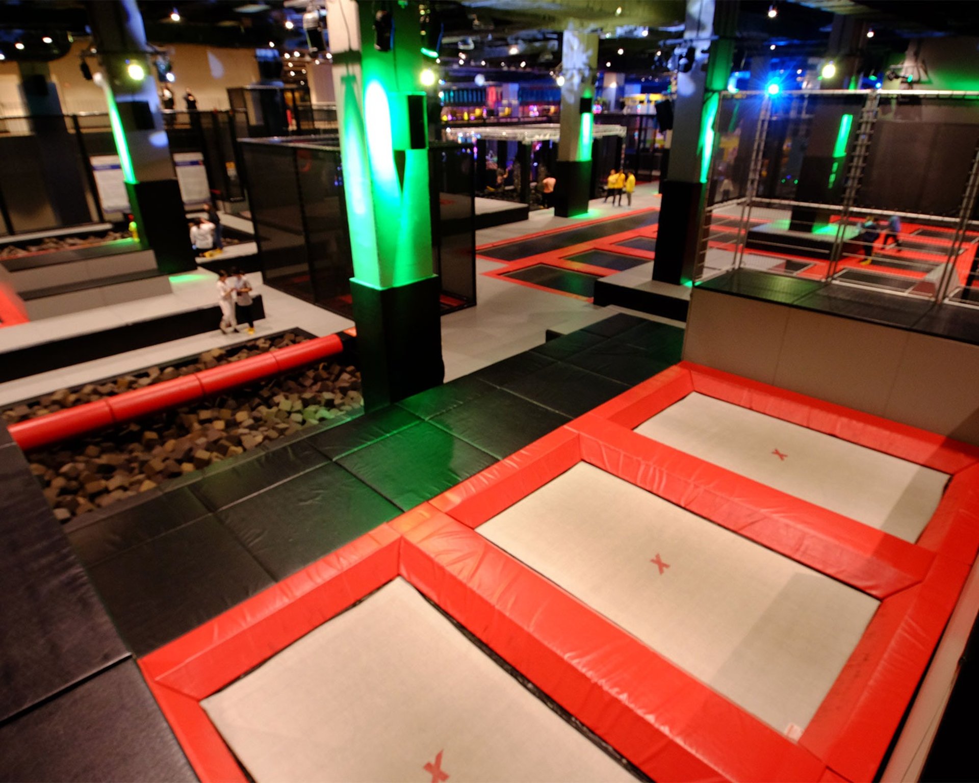 black and white bed linen