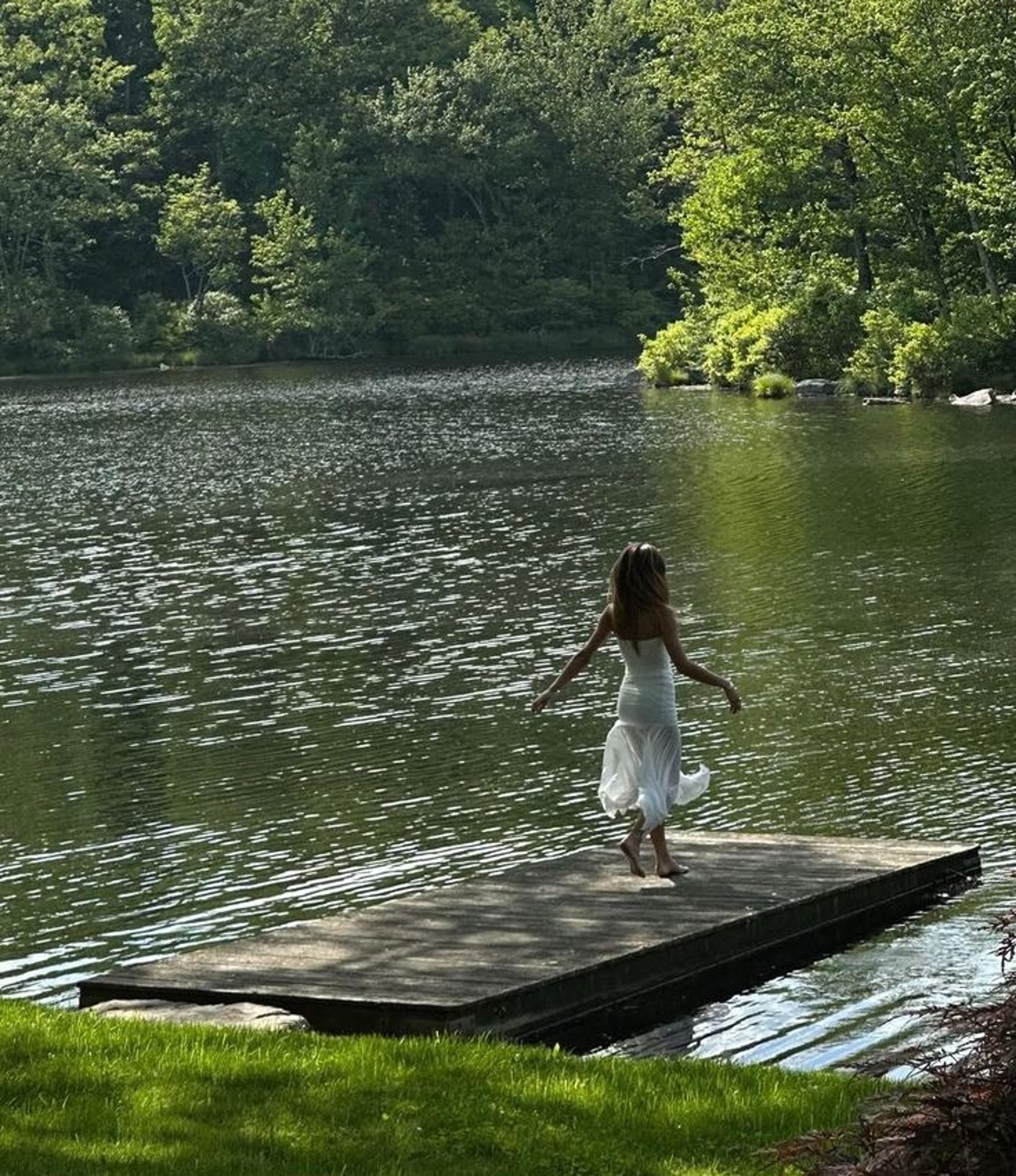 black and white bed linen
