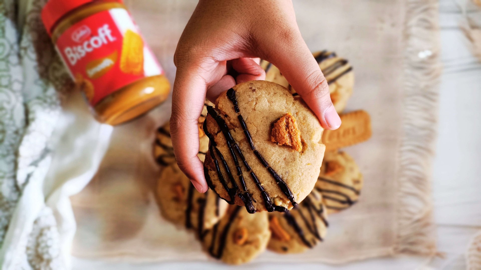 Whole Biscoff-filled cookie with golden crust