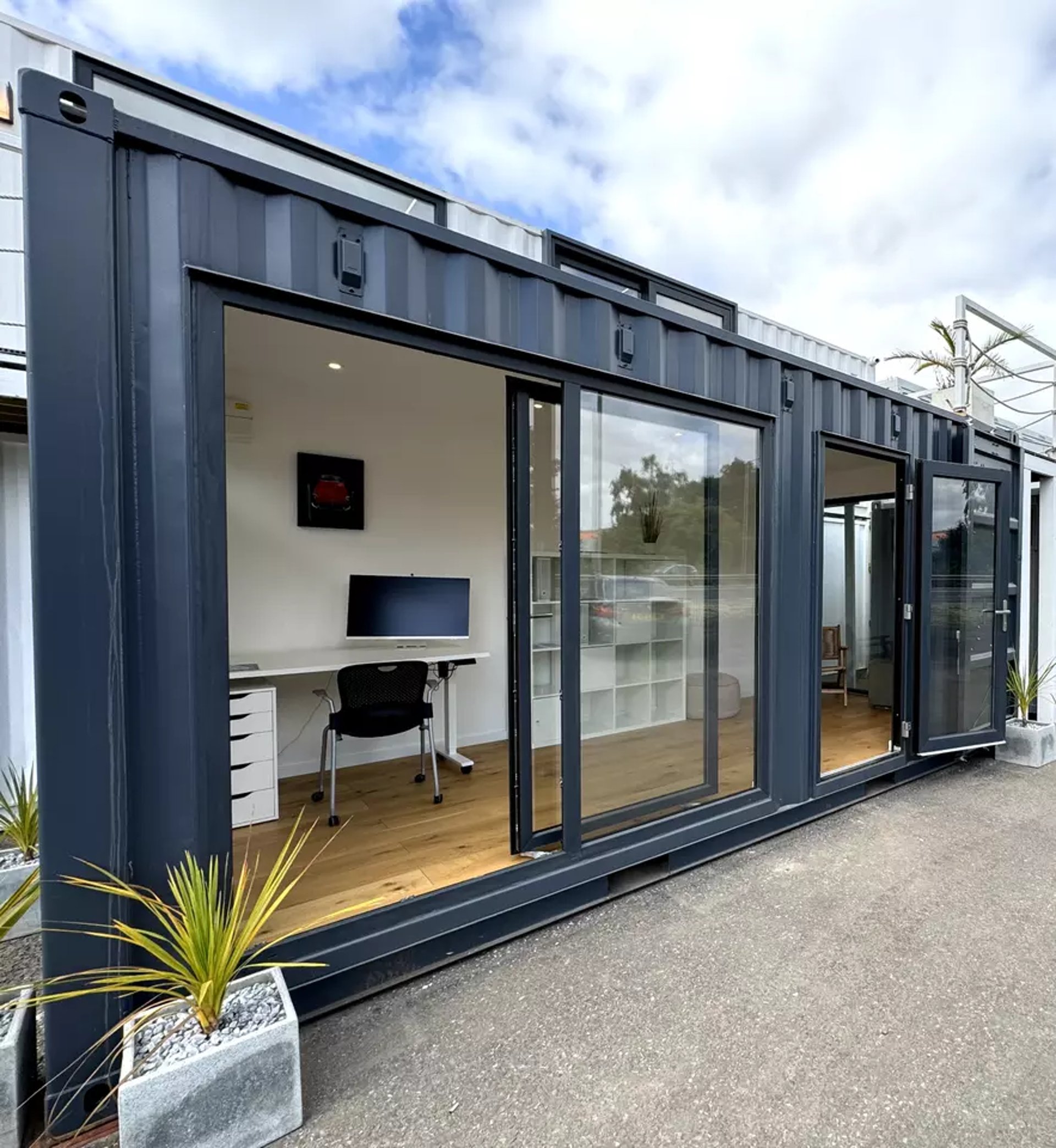 black and white bed linen