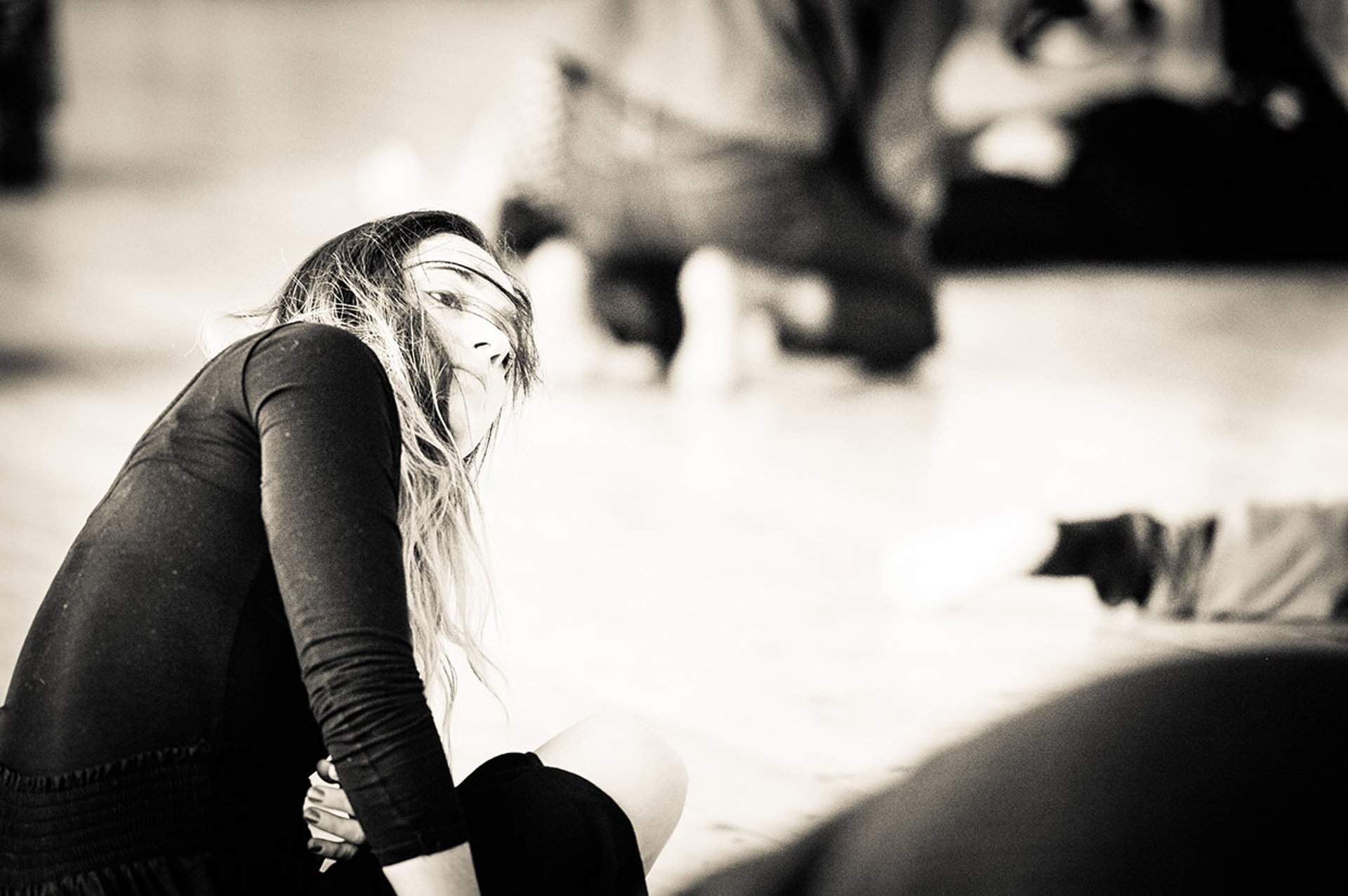 black and white bed linen