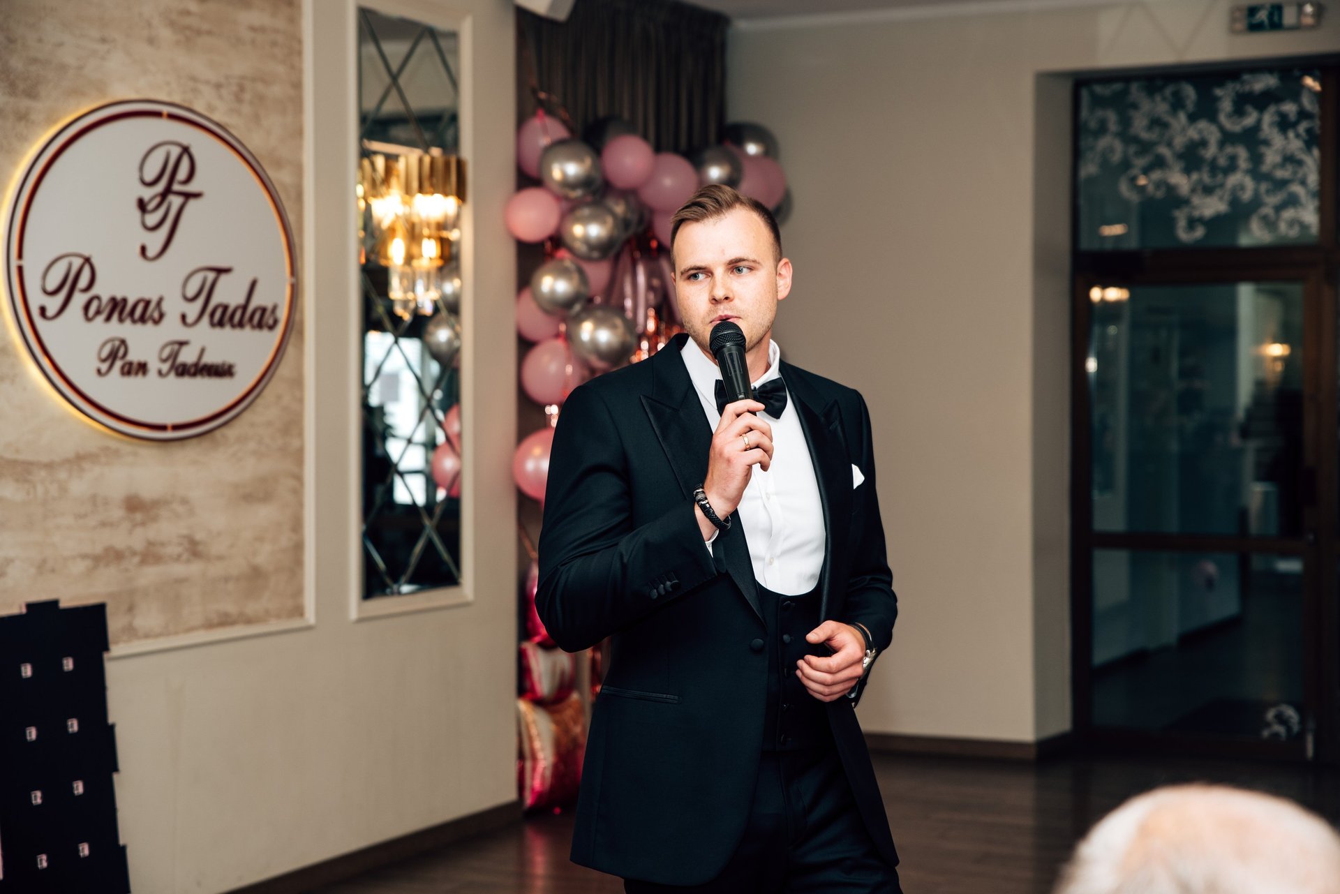 black and white bed linen