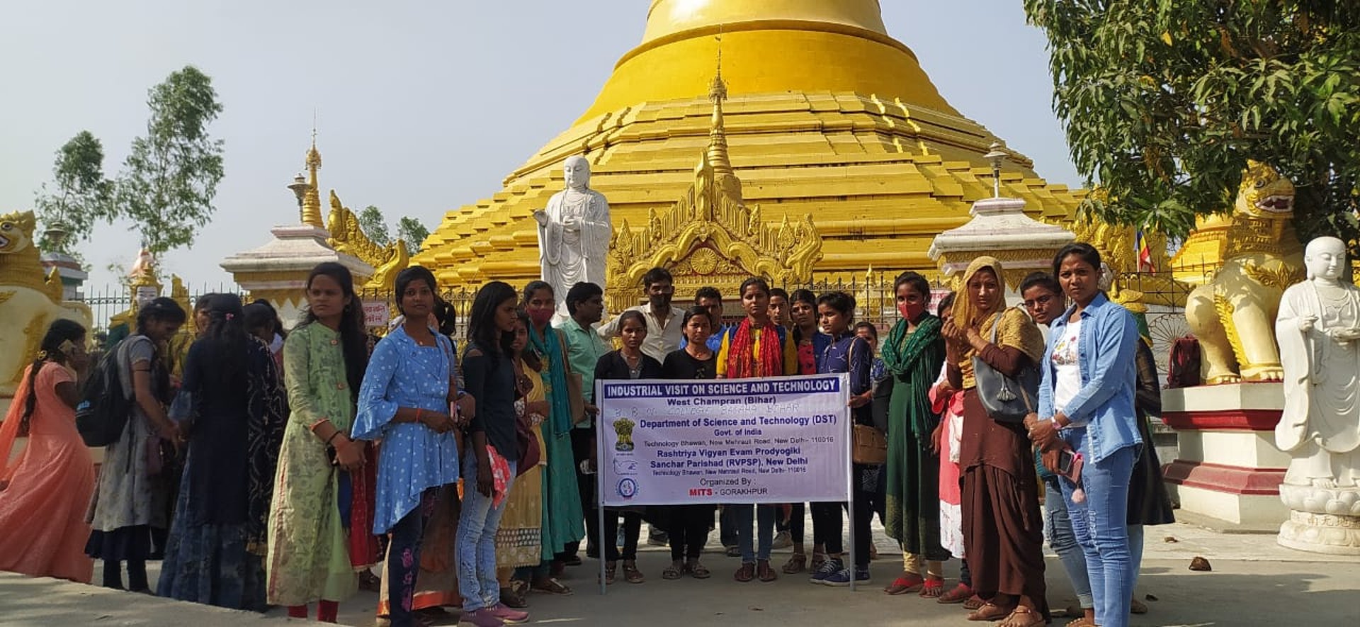 gray computer monitor