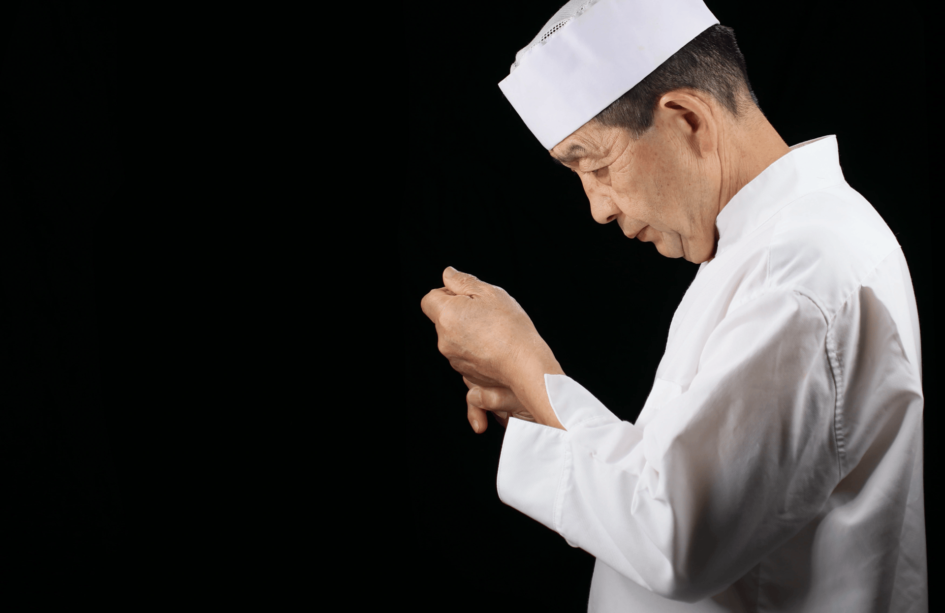 black and white bed linen