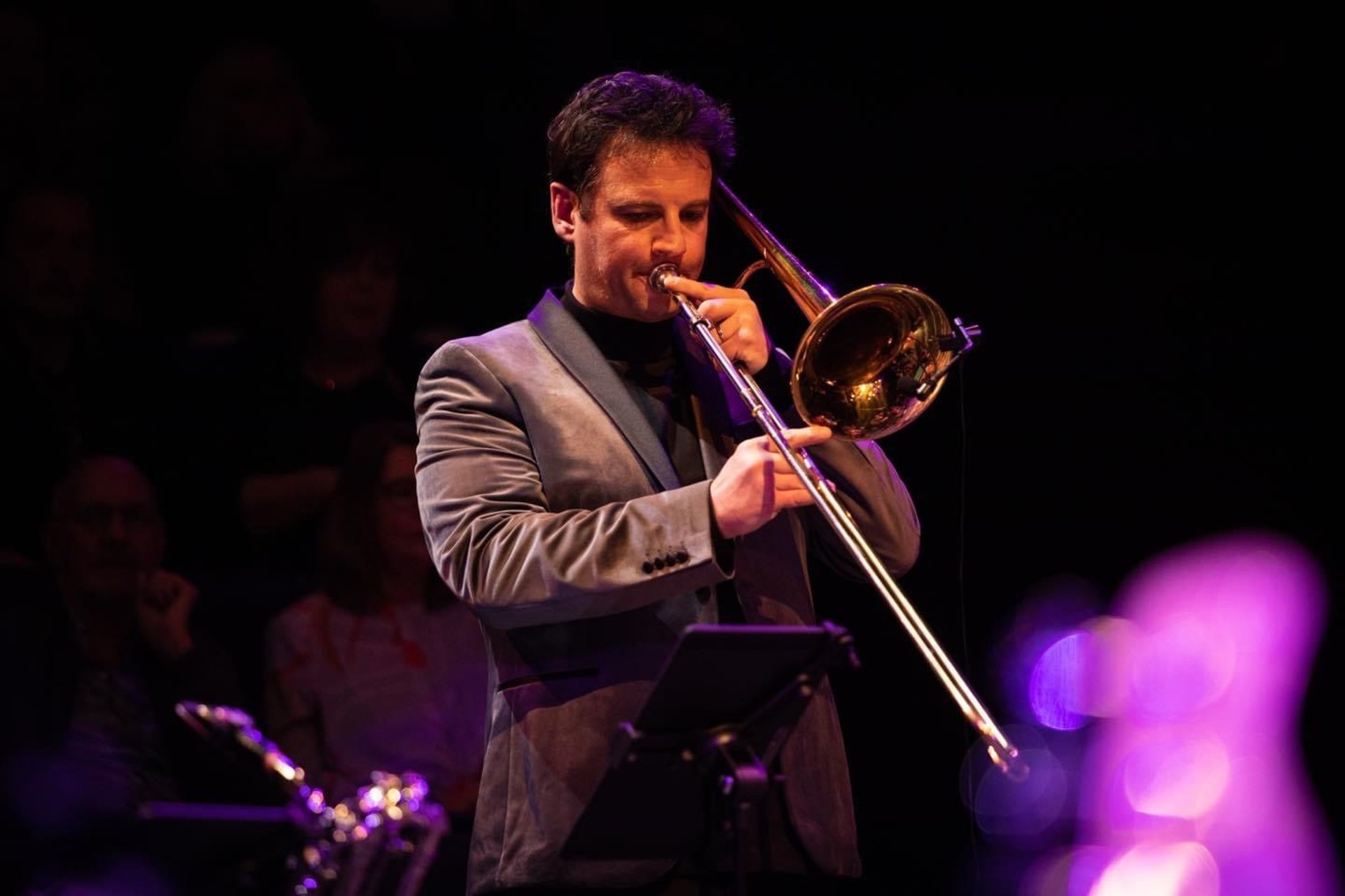 black and white bed linen