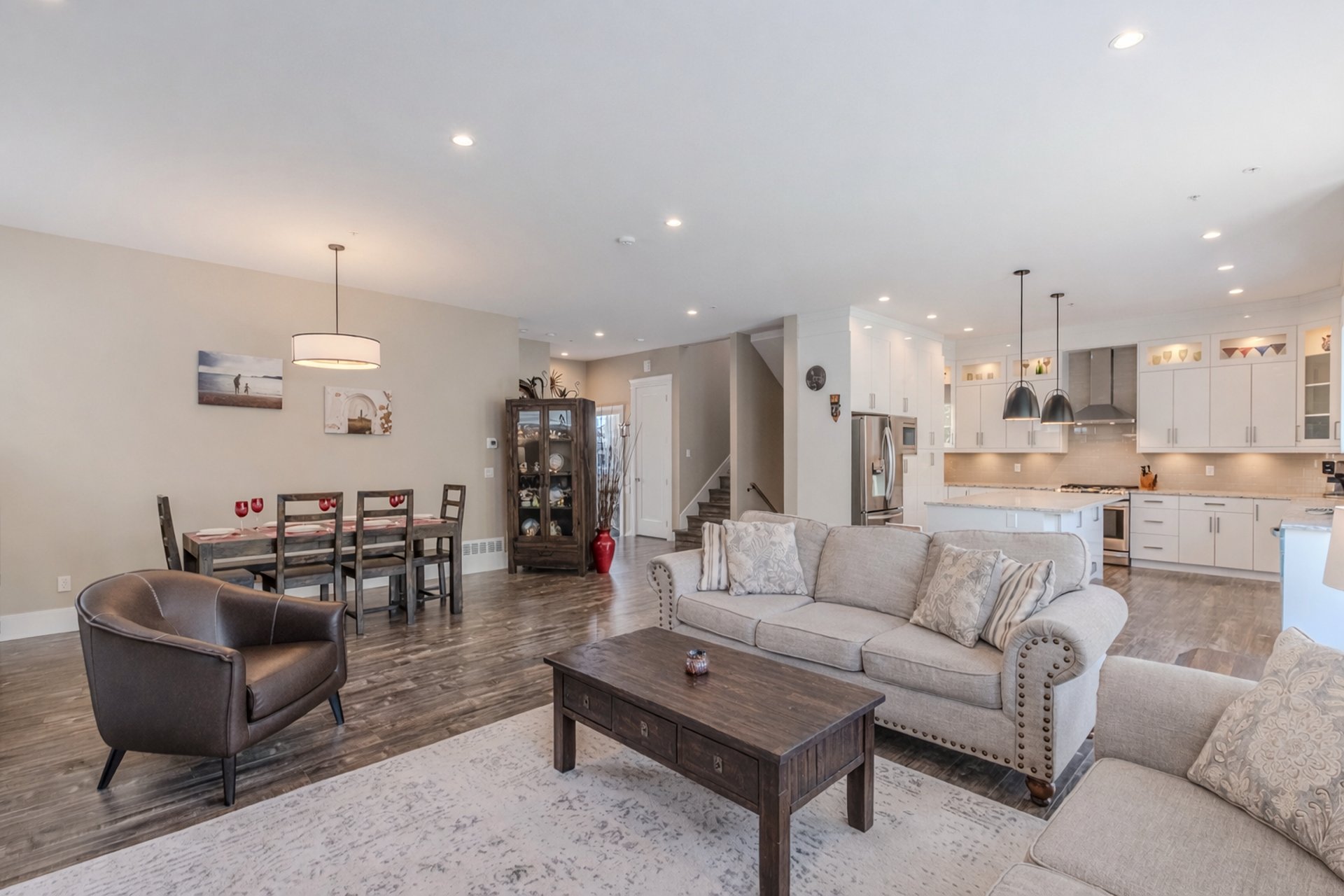 black and white bed linen