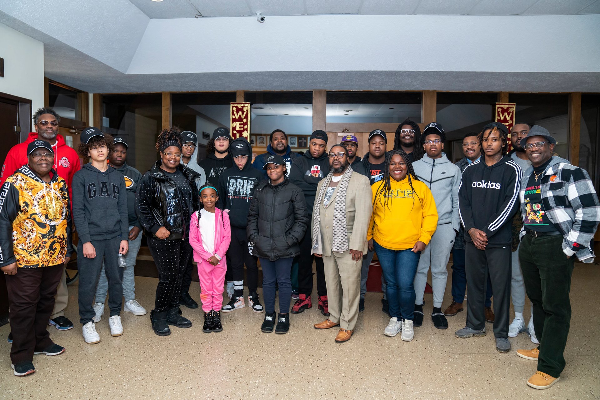 black and white bed linen