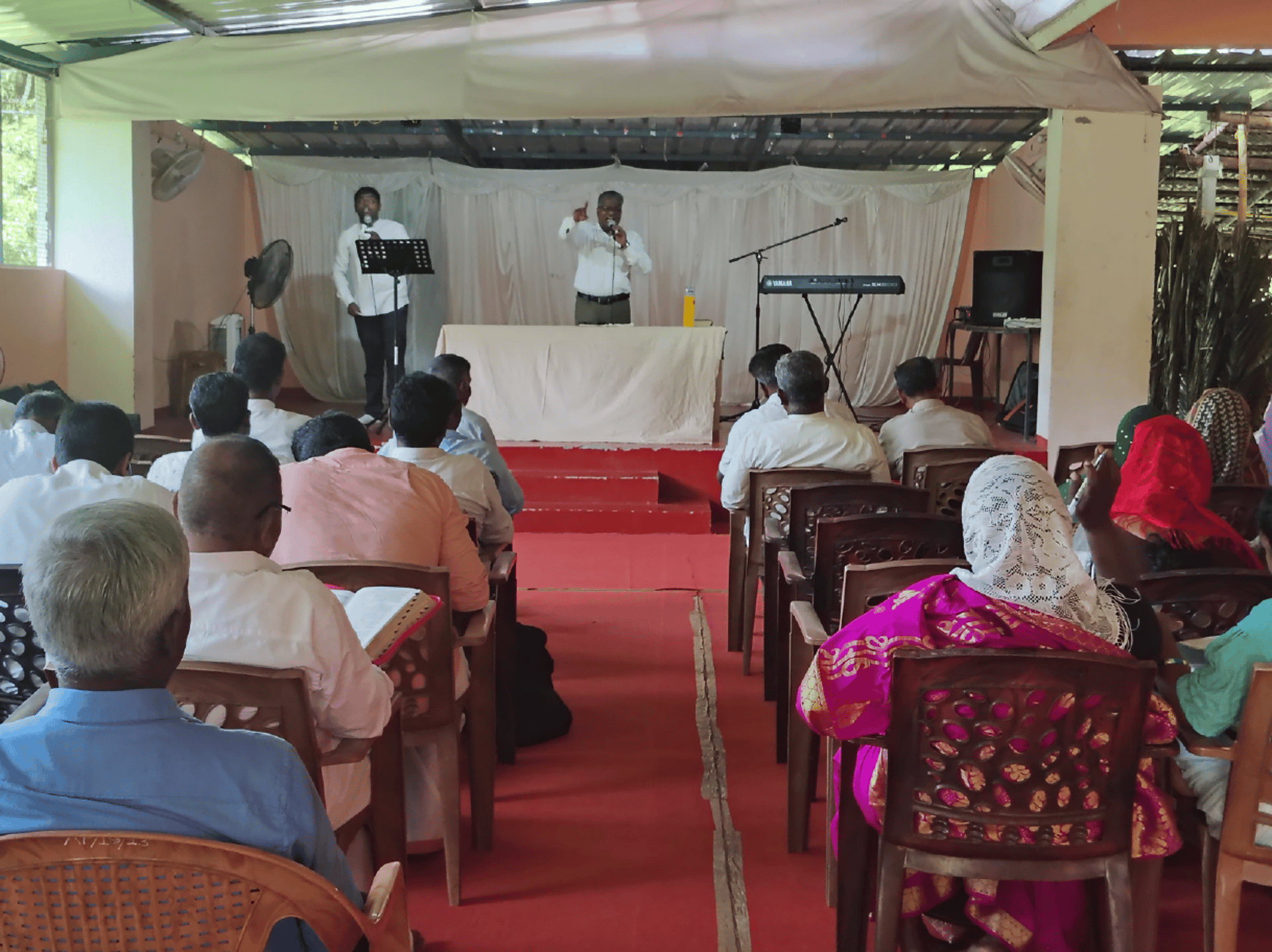 black and white bed linen