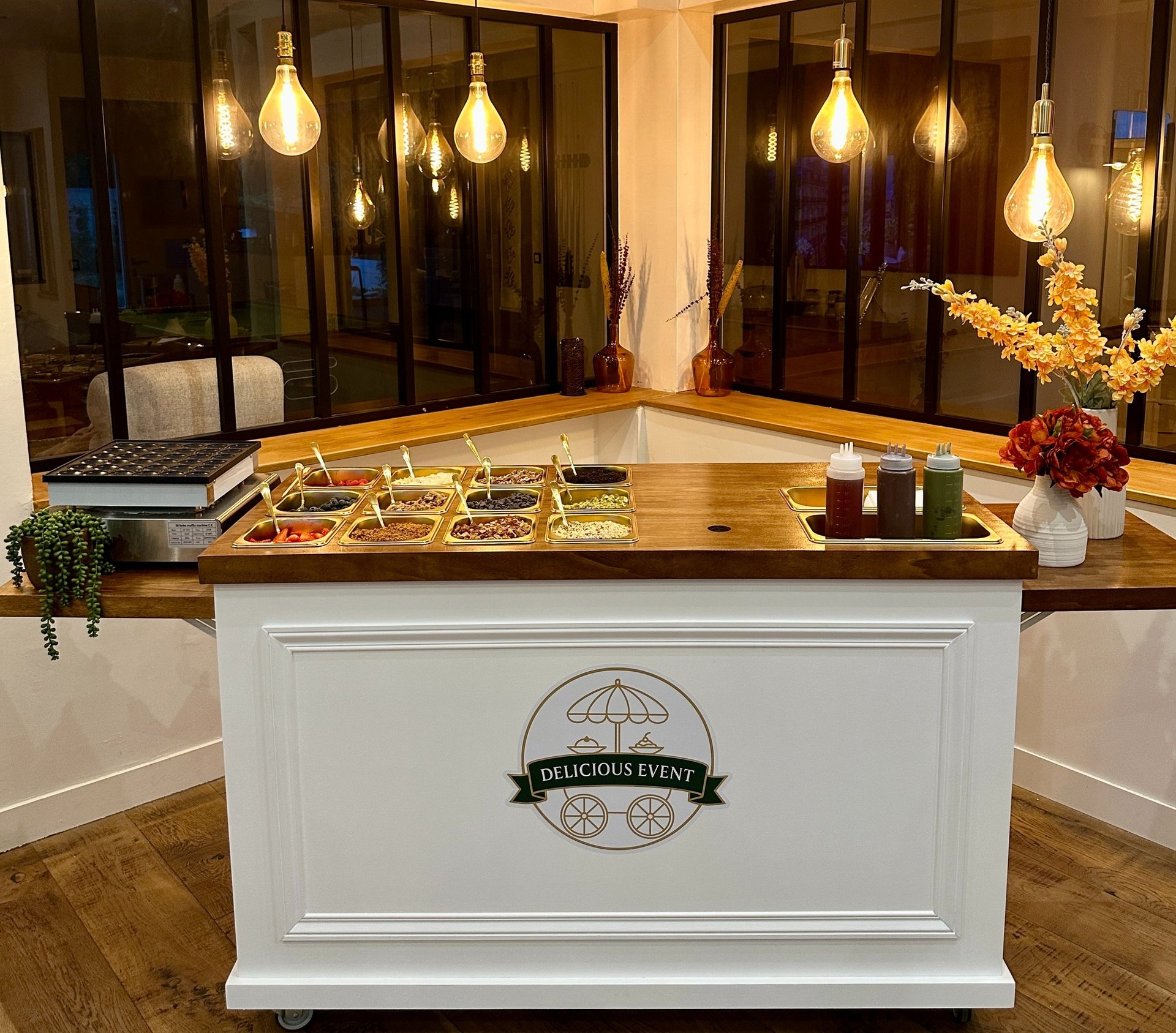 gray computer monitor