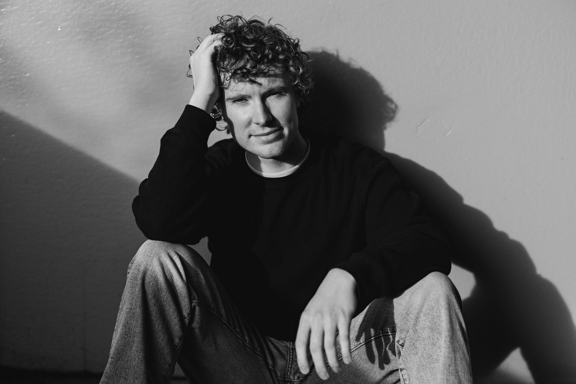 black and white bed linen