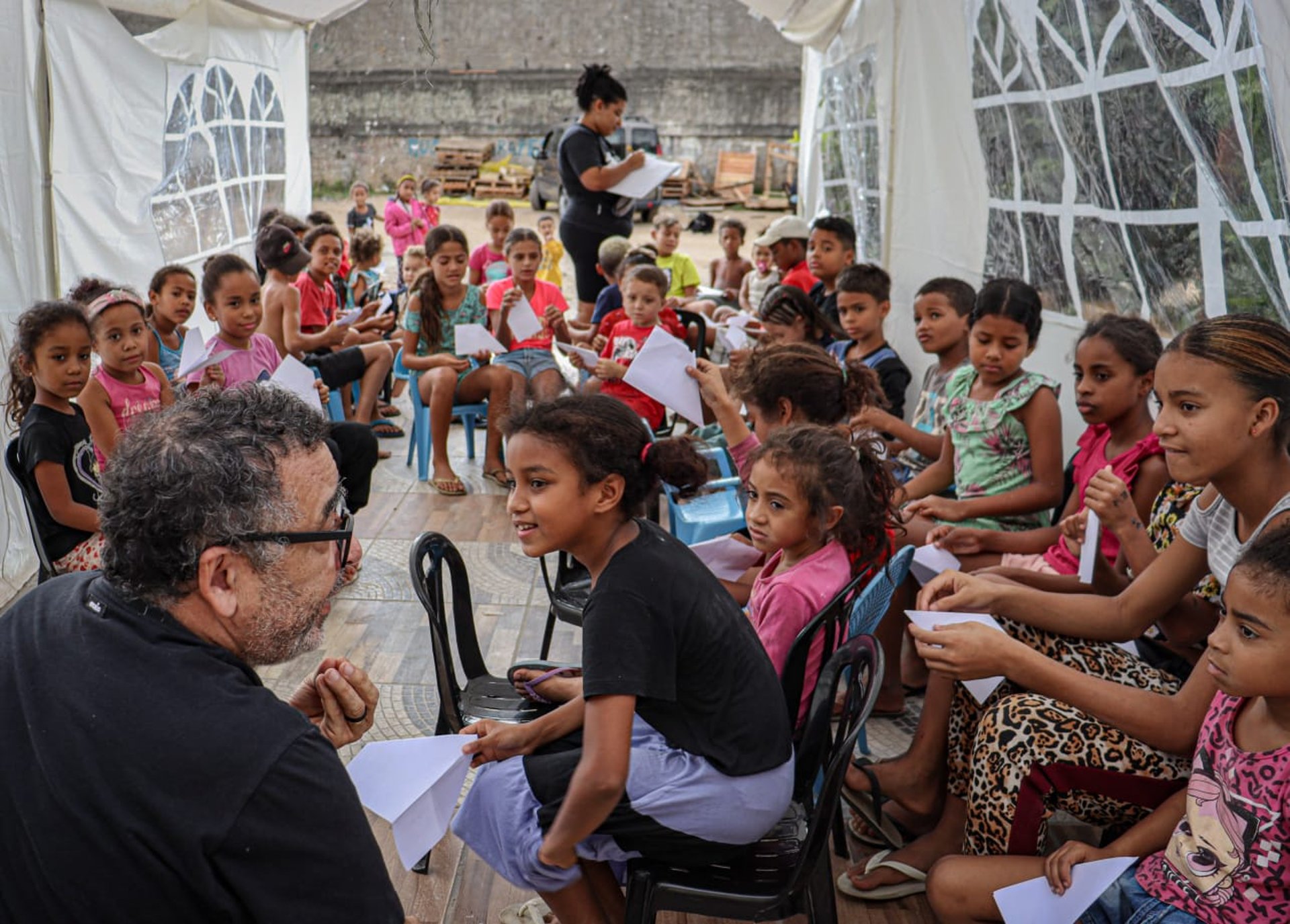 black and white bed linen