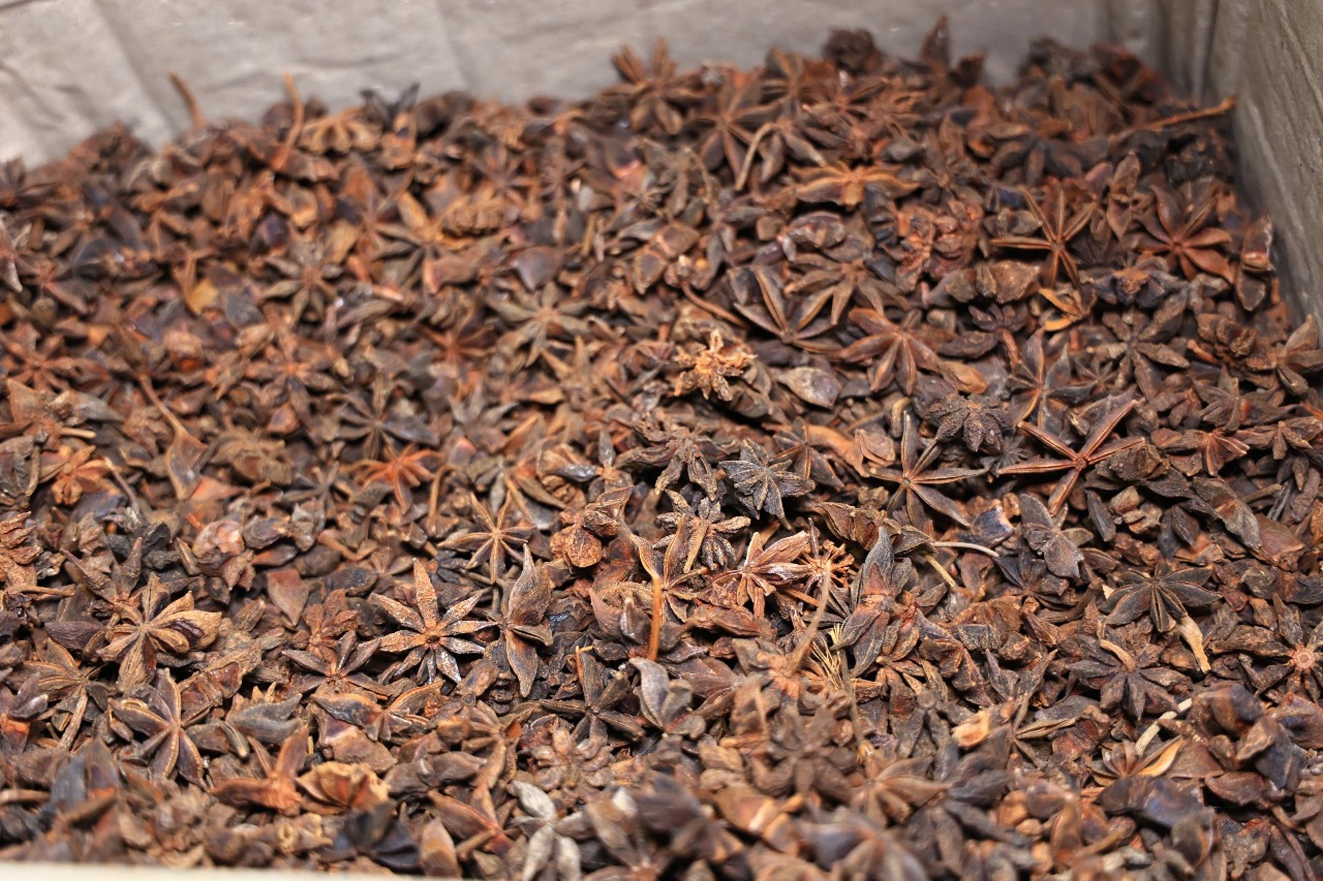 gray computer monitor