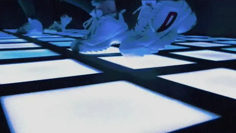 running grid floor is lava