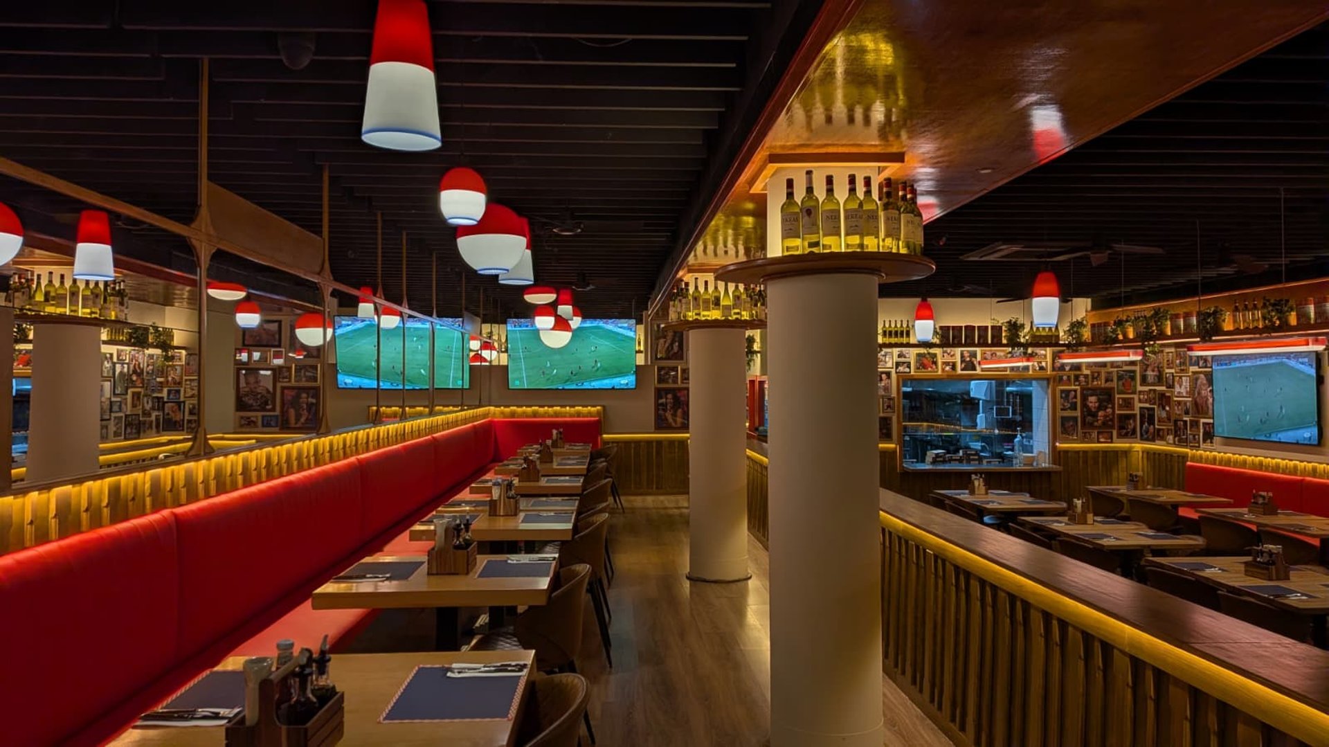 gray computer monitor