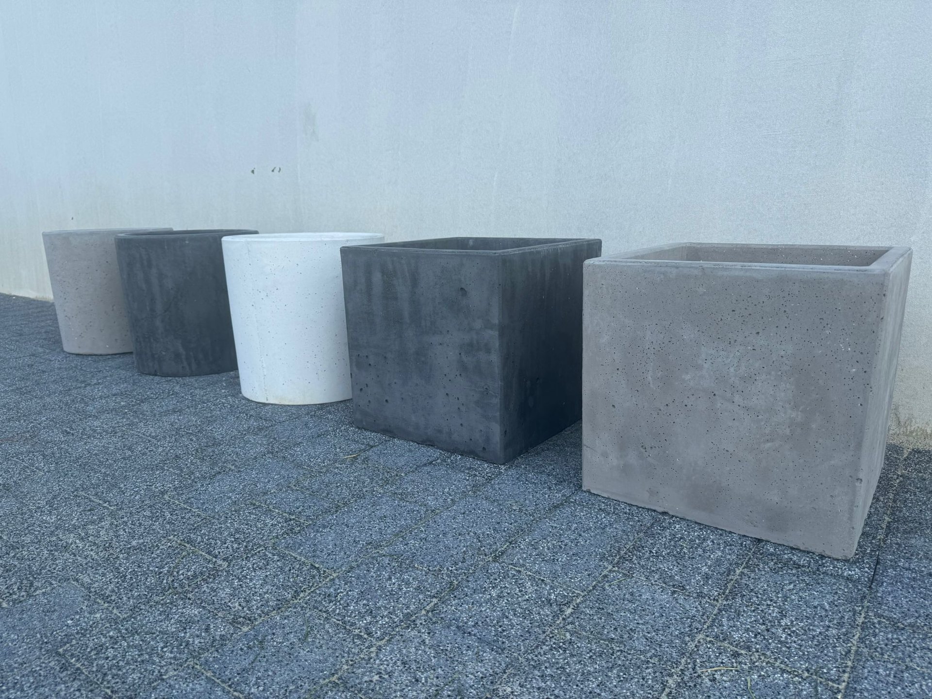 black and white bed linen