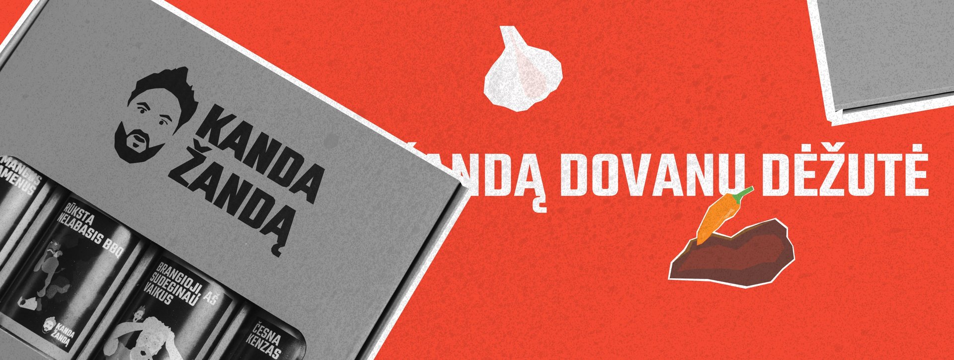 Česnakenzas aštrus padažas, nespalvotas buteliukas žaliame fone