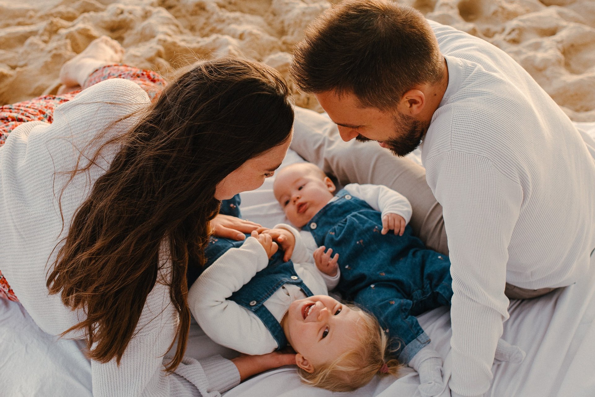 black and white bed linen