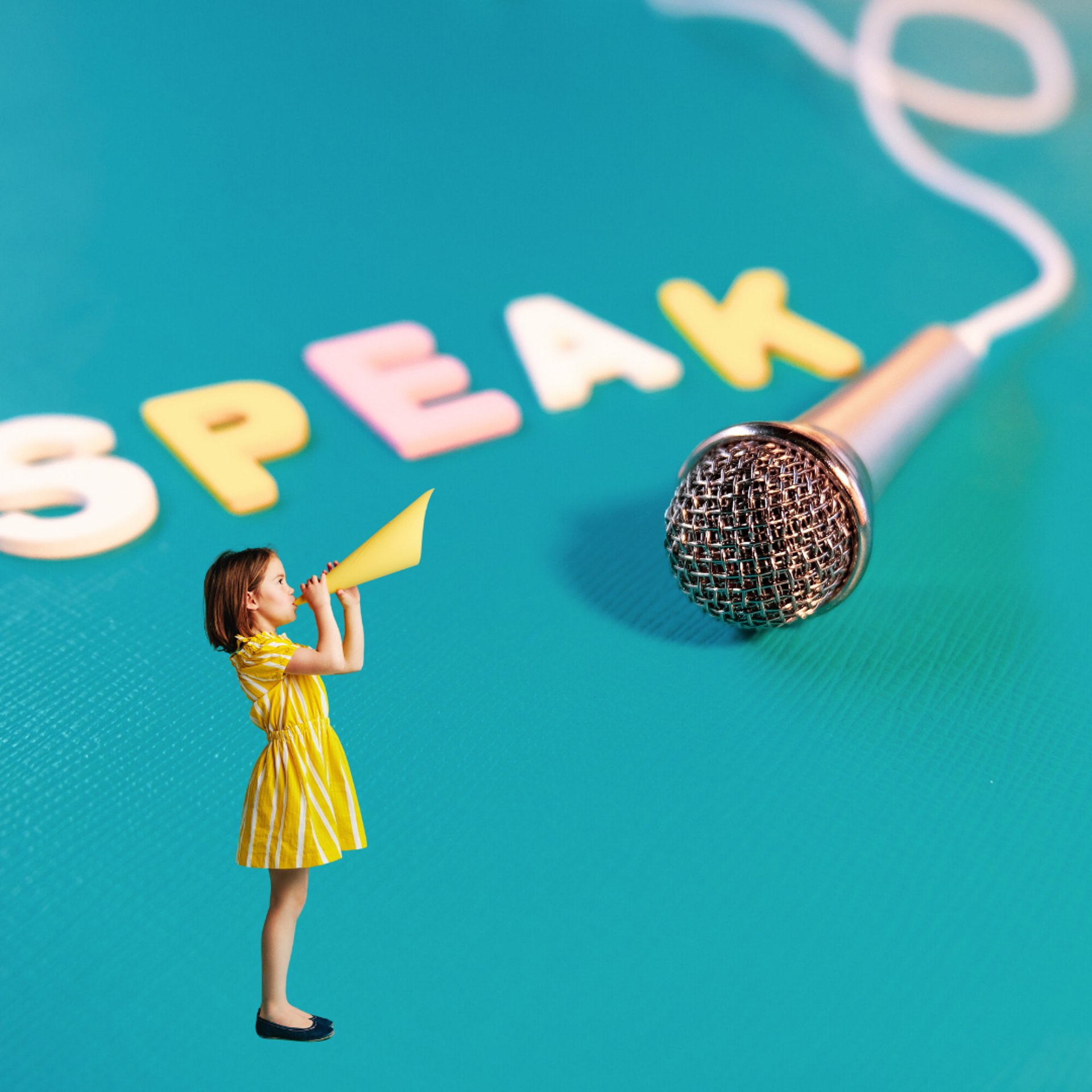 gray computer monitor