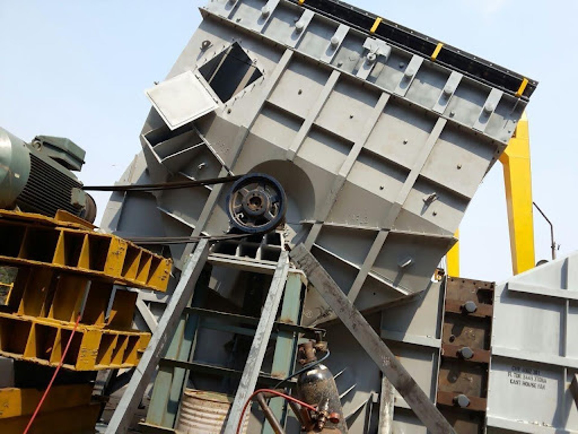 gray concrete building during daytime